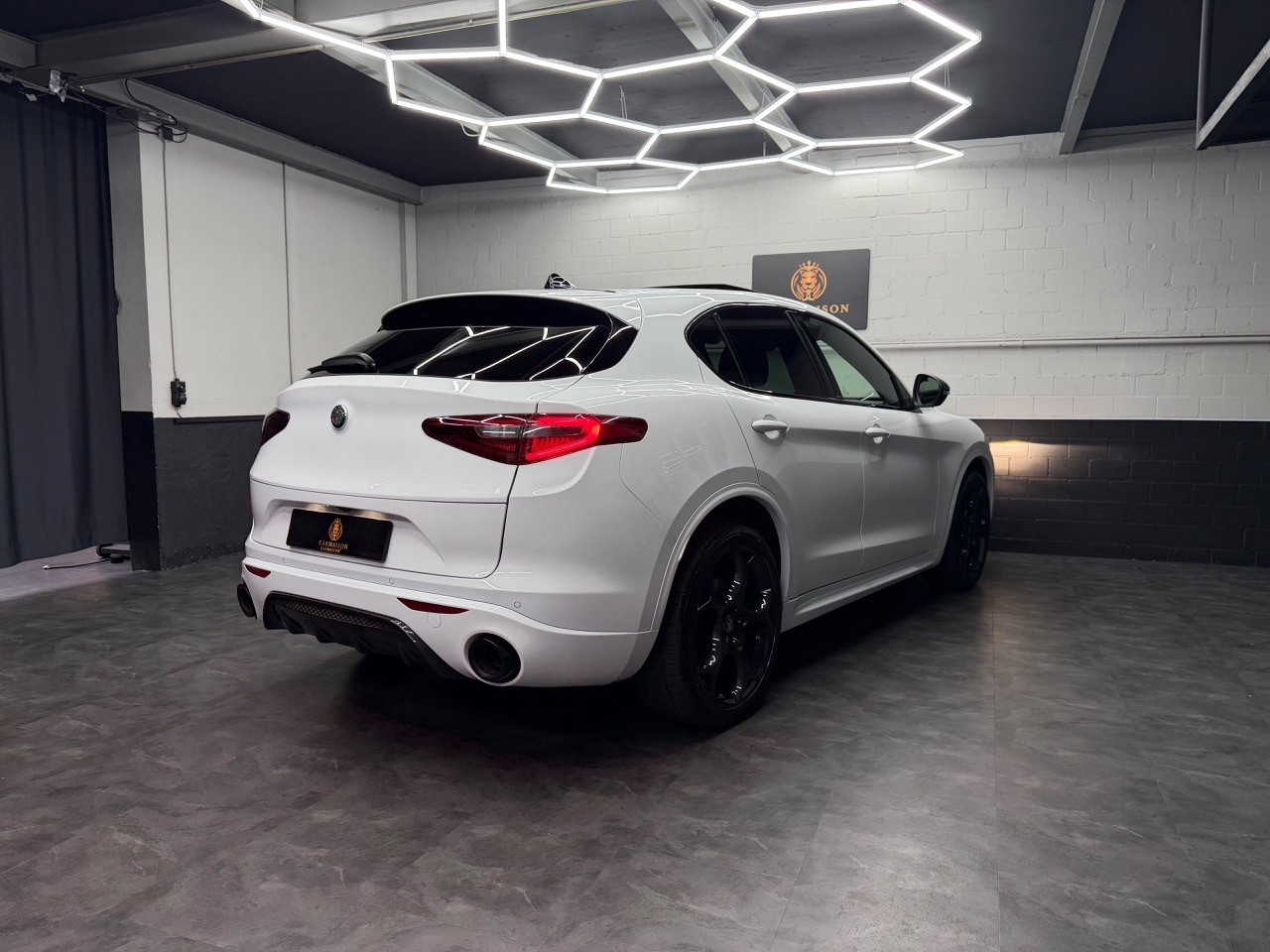 ALFA ROMEO Stelvio 2.0 Veloce Q4 | CH-Auto | ACC | AHK 1.6T | Harman/Kardon | Rückfahrkamera-image-6