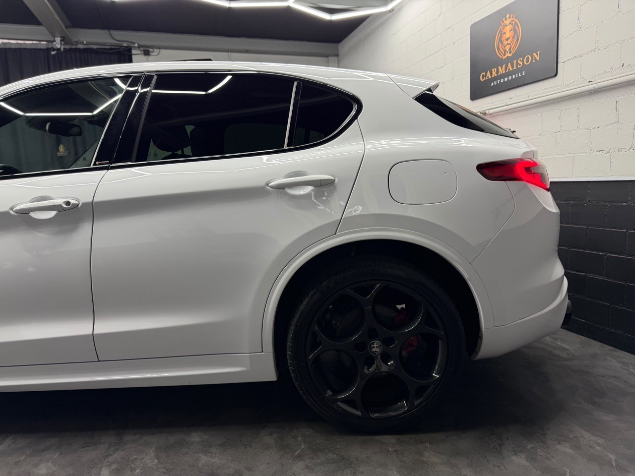 ALFA ROMEO Stelvio 2.0 Veloce Q4 | CH-Auto | ACC | AHK 1.6T | Harman/Kardon | Rückfahrkamera-image-3
