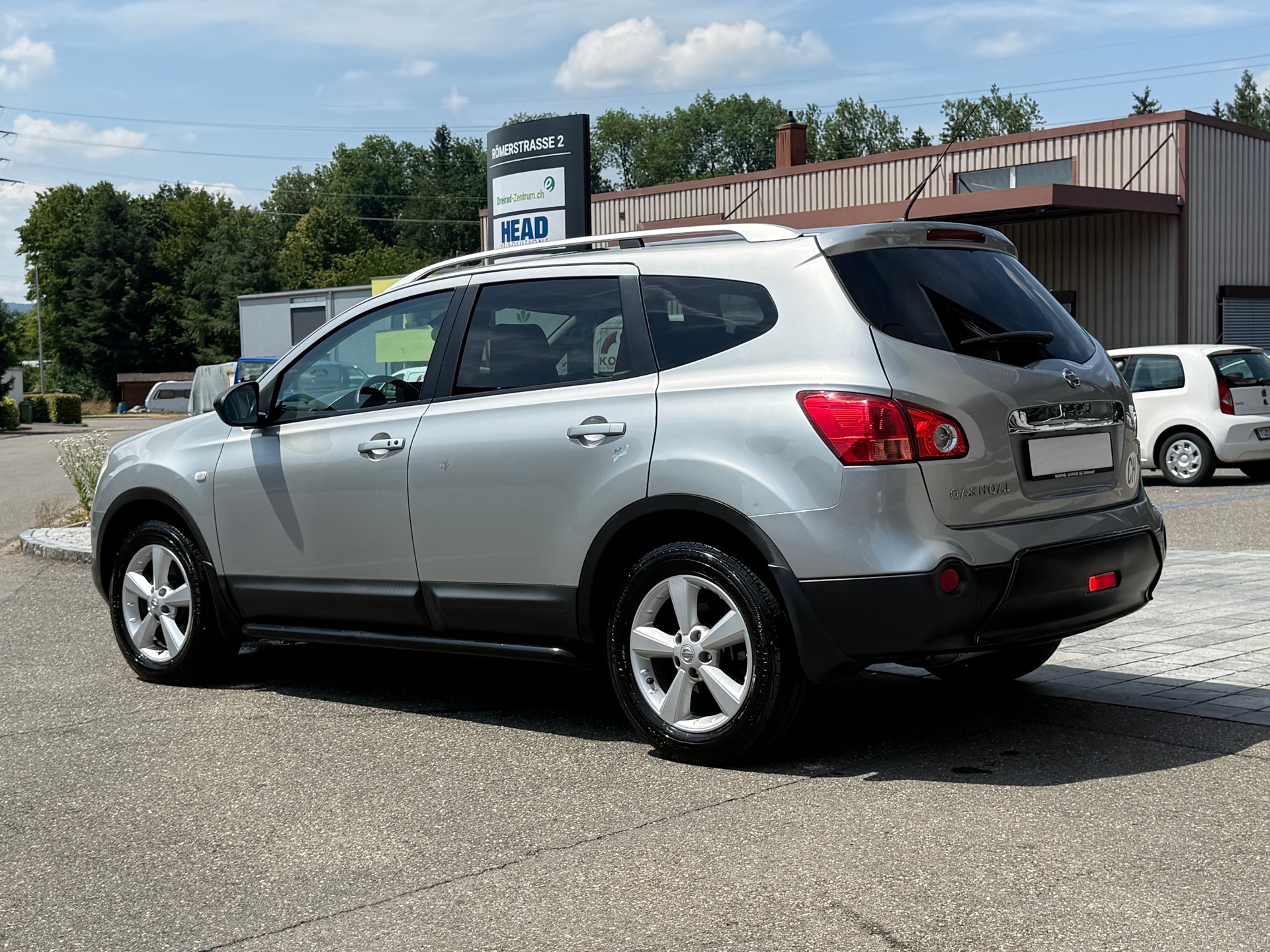 NISSAN Qashqai +2 2.0 dCi 4WD tekna Automatic-image-2