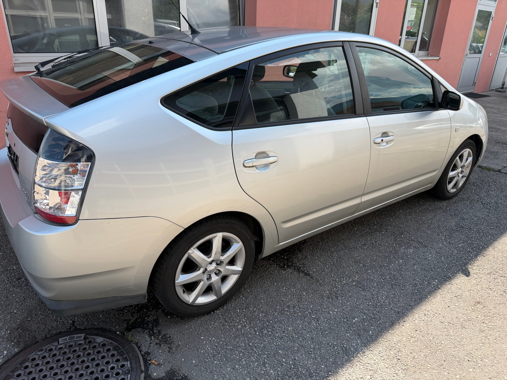 TOYOTA Prius 1.5 16V Hybrid-image-6