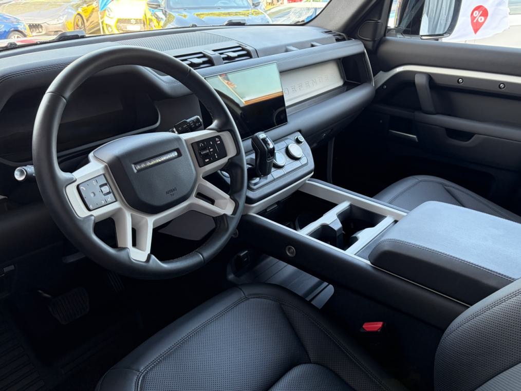 LAND ROVER Defender 90 3.0 D I6 200 S-image-3