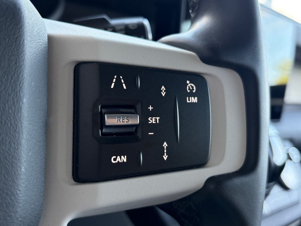 LAND ROVER Defender 90 3.0 D I6 200 S-image-4