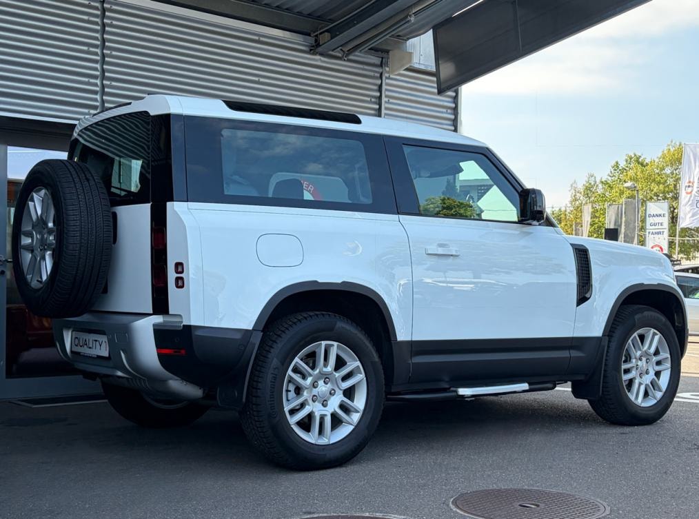 LAND ROVER Defender 90 3.0 D I6 200 S-image-2