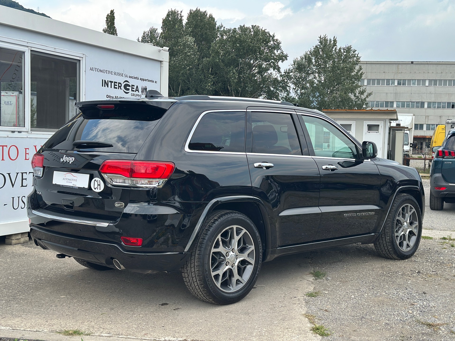 JEEP Grand Cherokee 3.0 CRD Overland Automatic-image-4
