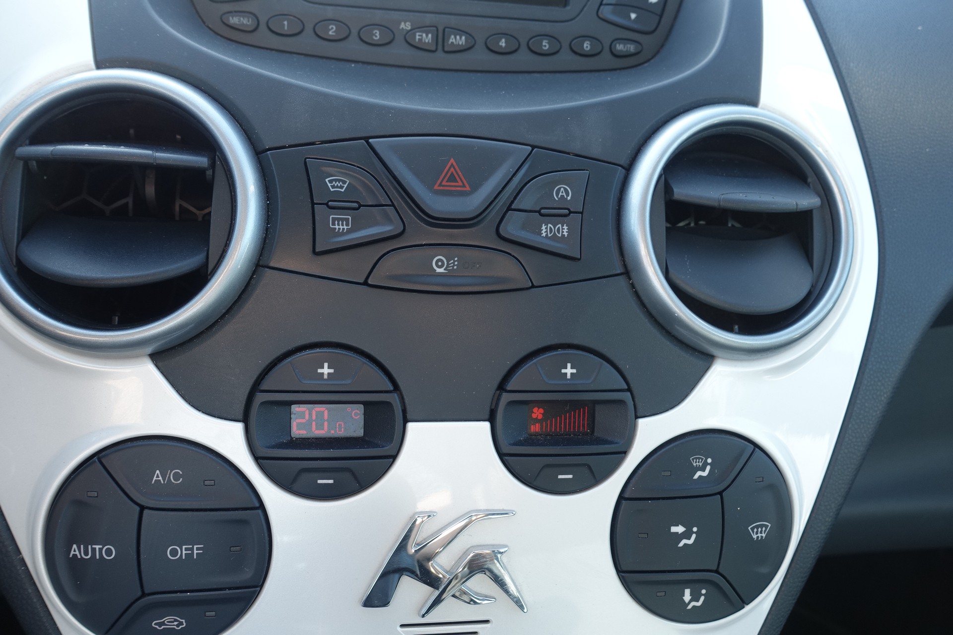 FORD KA 1.25 Titanium-image-10