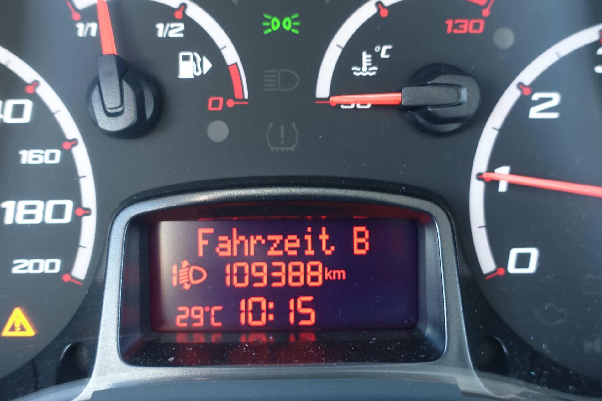 FORD KA 1.25 Titanium-image-9