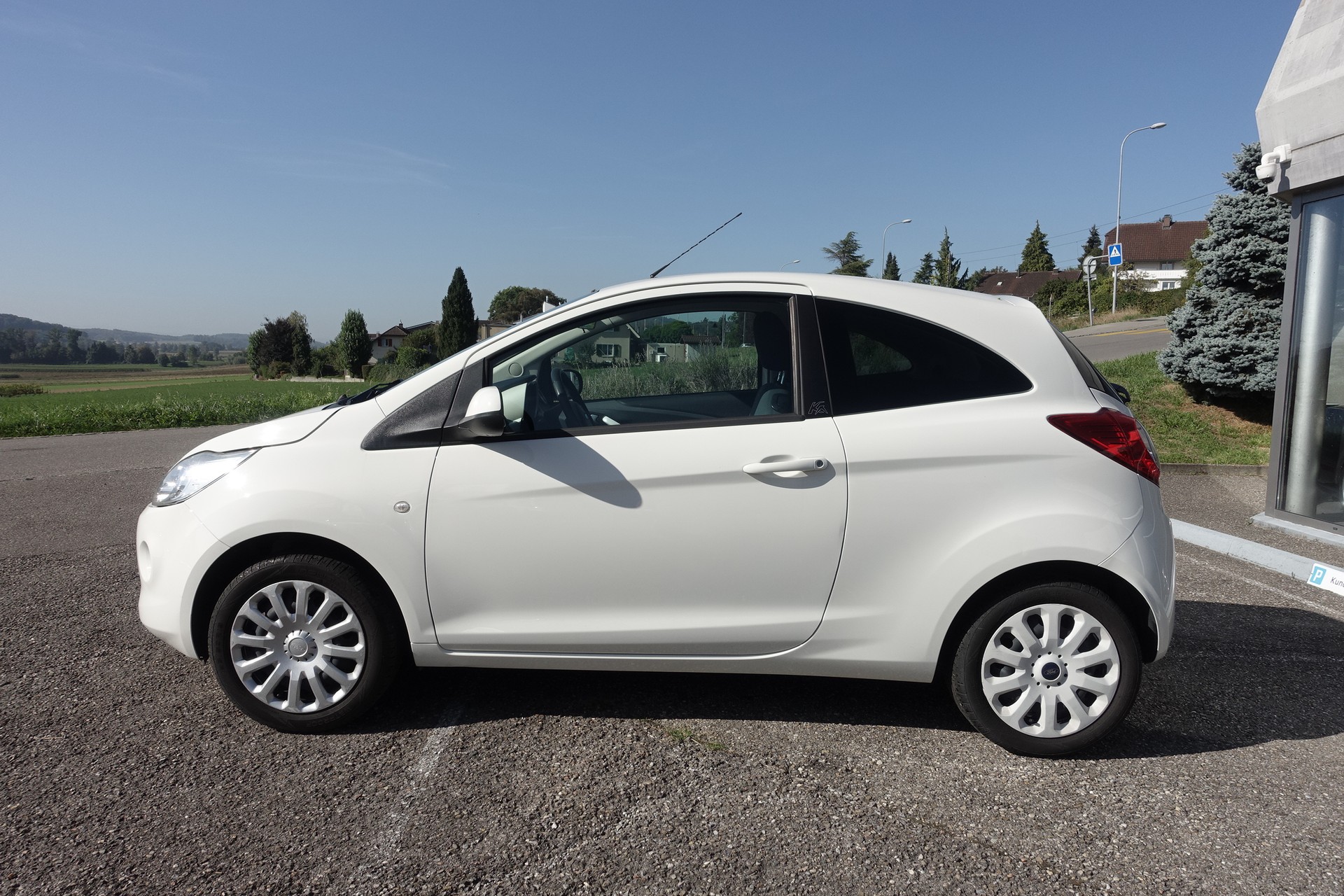 FORD KA 1.25 Titanium-image-1