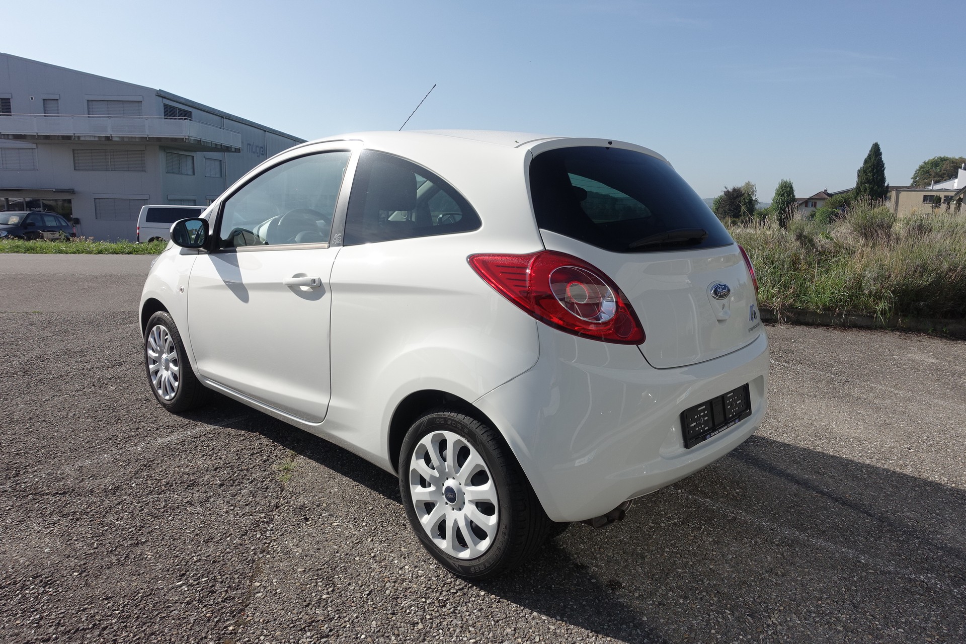 FORD KA 1.25 Titanium-image-2