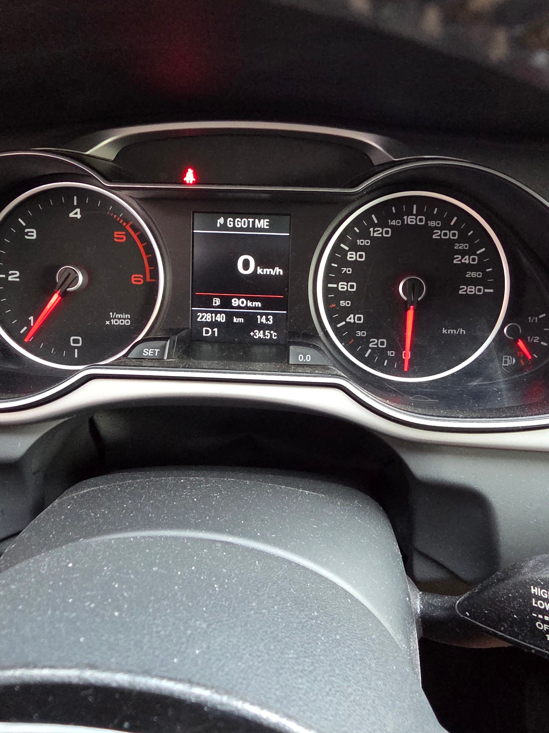 AUDI A4 Avant 2.0 TDI quattro S-tronic-image-13