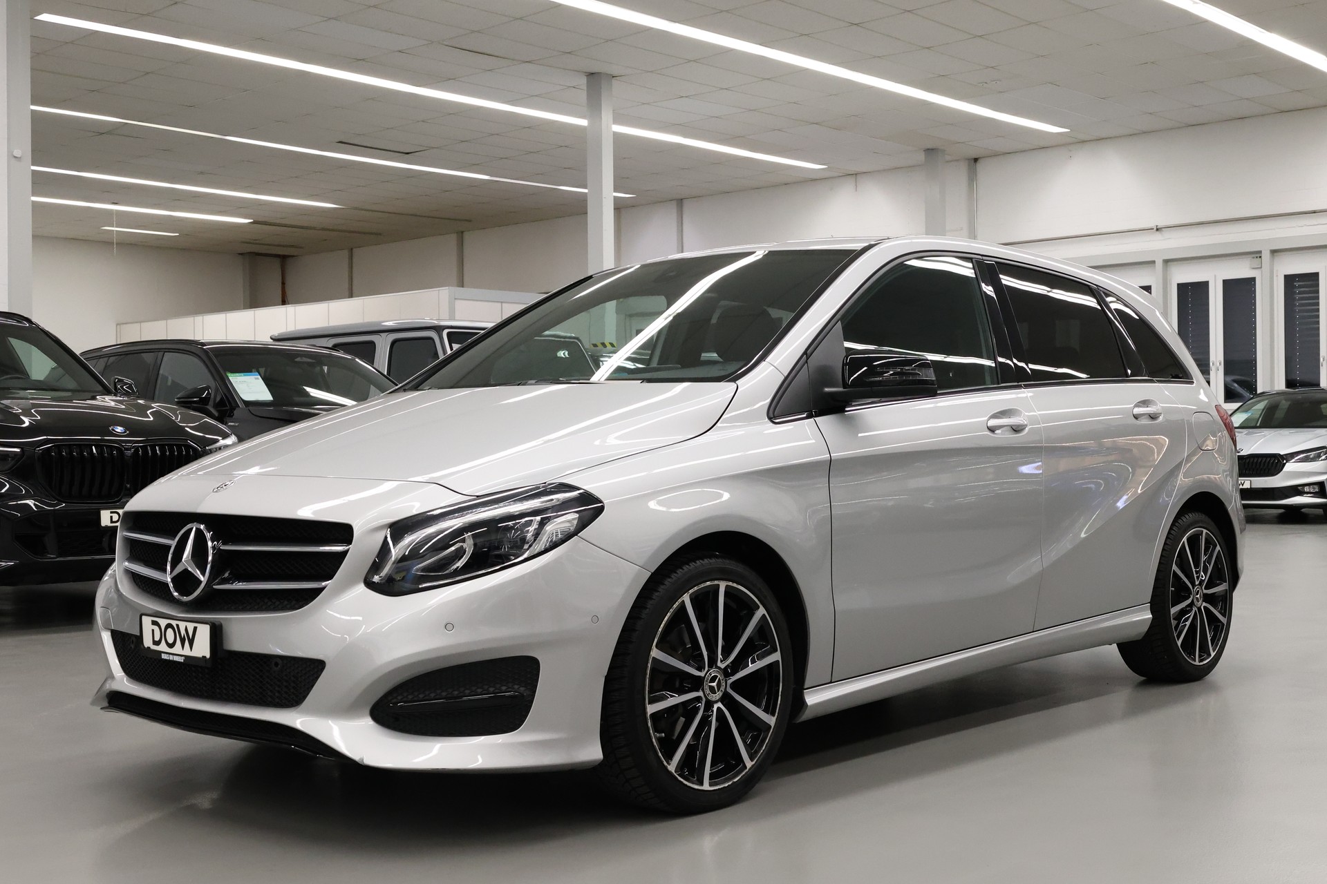 MERCEDES-BENZ B 200 Night Star-image-2