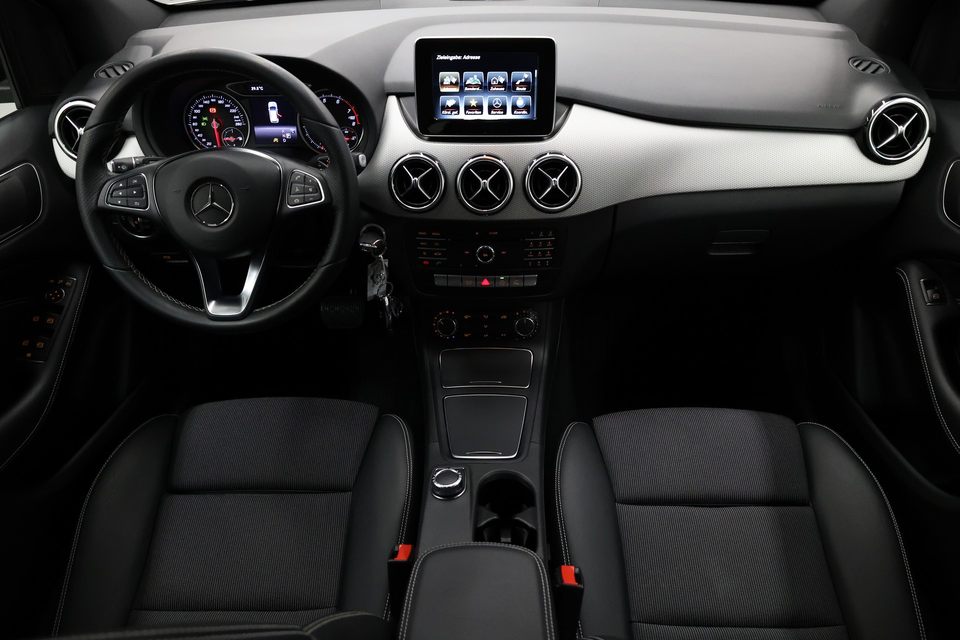 MERCEDES-BENZ B 200 Night Star-image-8
