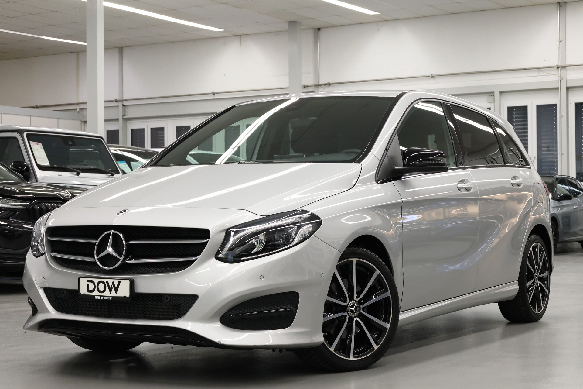 MERCEDES-BENZ B 200 Night Star-image-0