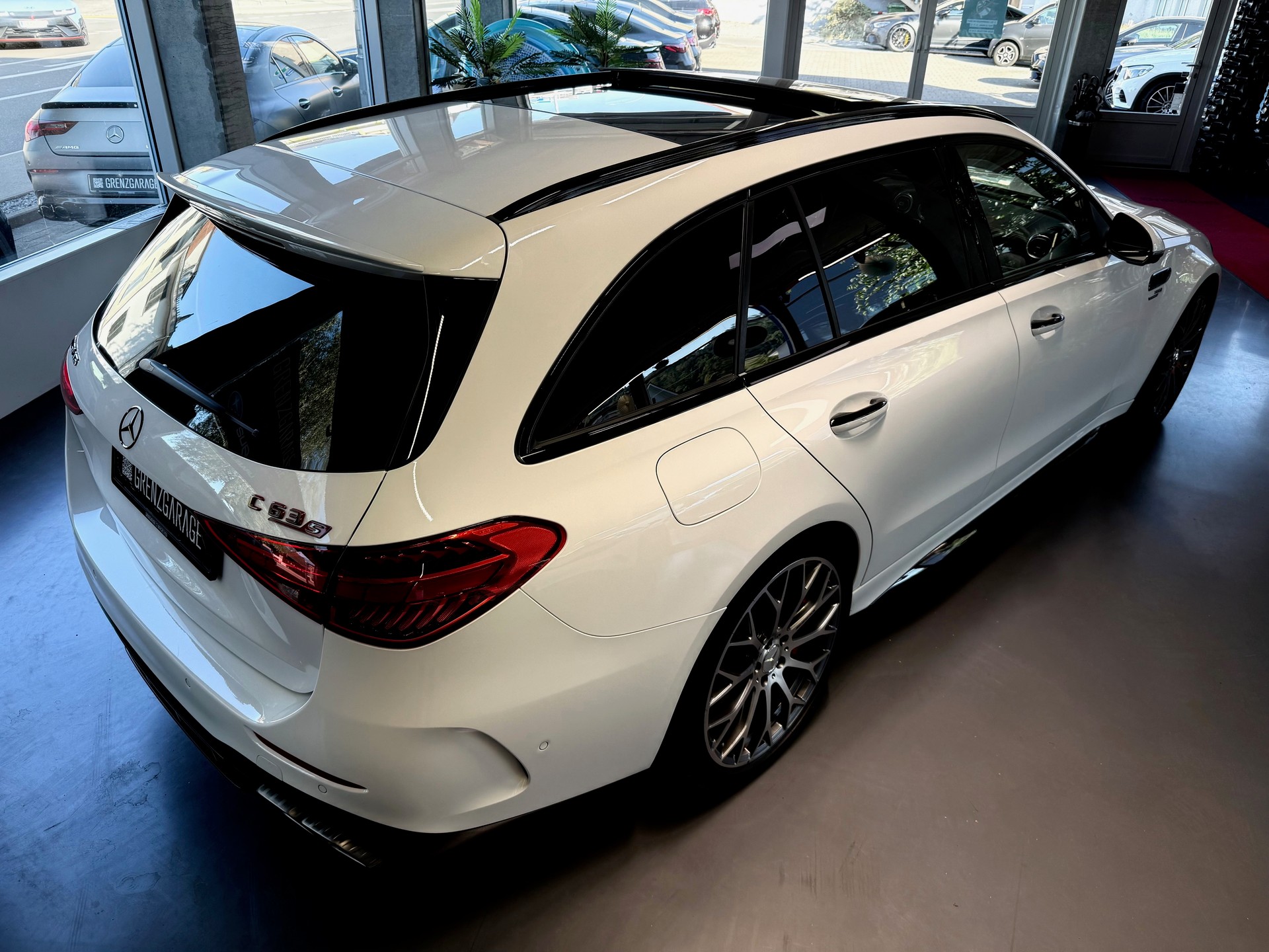 MERCEDES-BENZ C 63 S AMG T E Performance 4 Matic Executive Edition-image-7