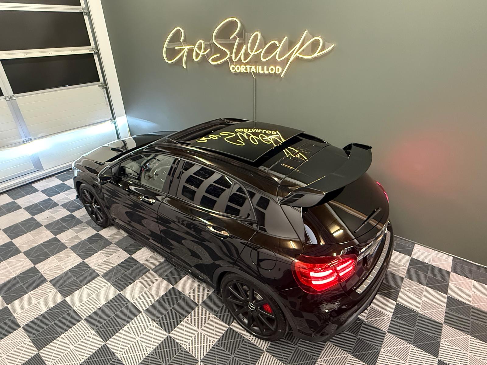 MERCEDES-BENZ GLA 45 AMG 4Matic 7G-DCT-showroom-element-2