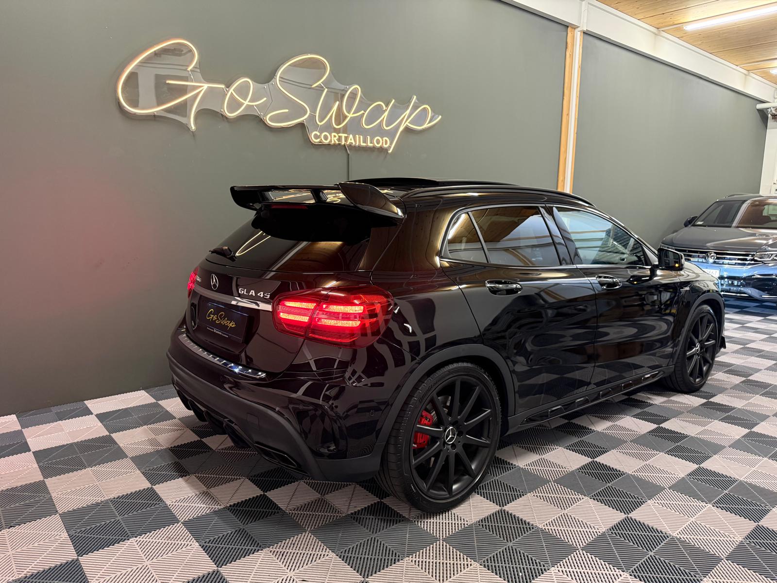 MERCEDES-BENZ GLA 45 AMG 4Matic 7G-DCT-image-5