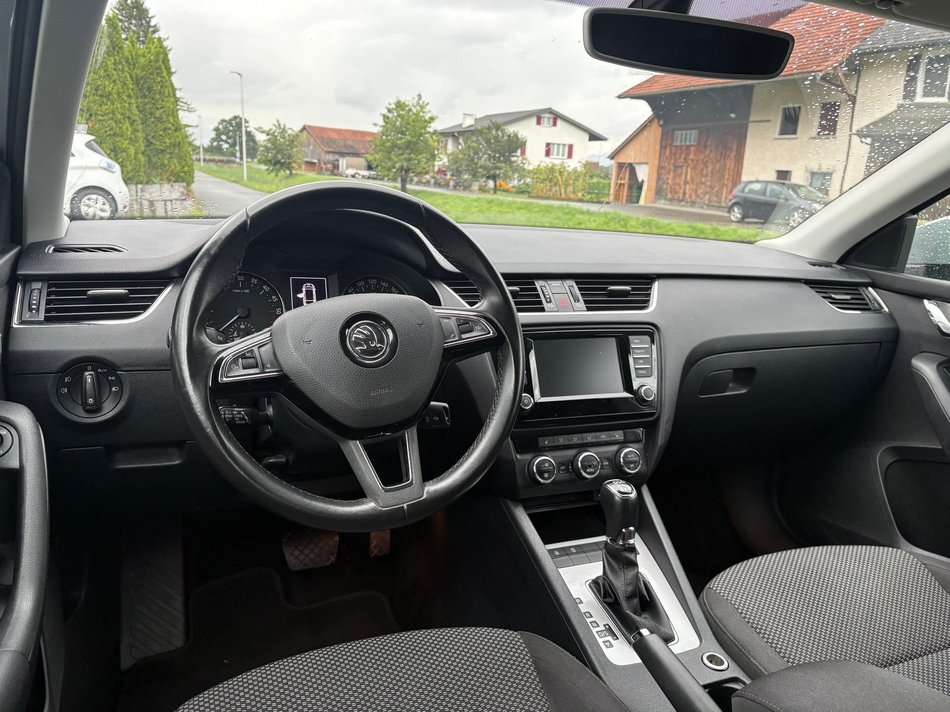 SKODA Octavia Combi 2.0 TDI Ambition 4x4 DSG-image-5