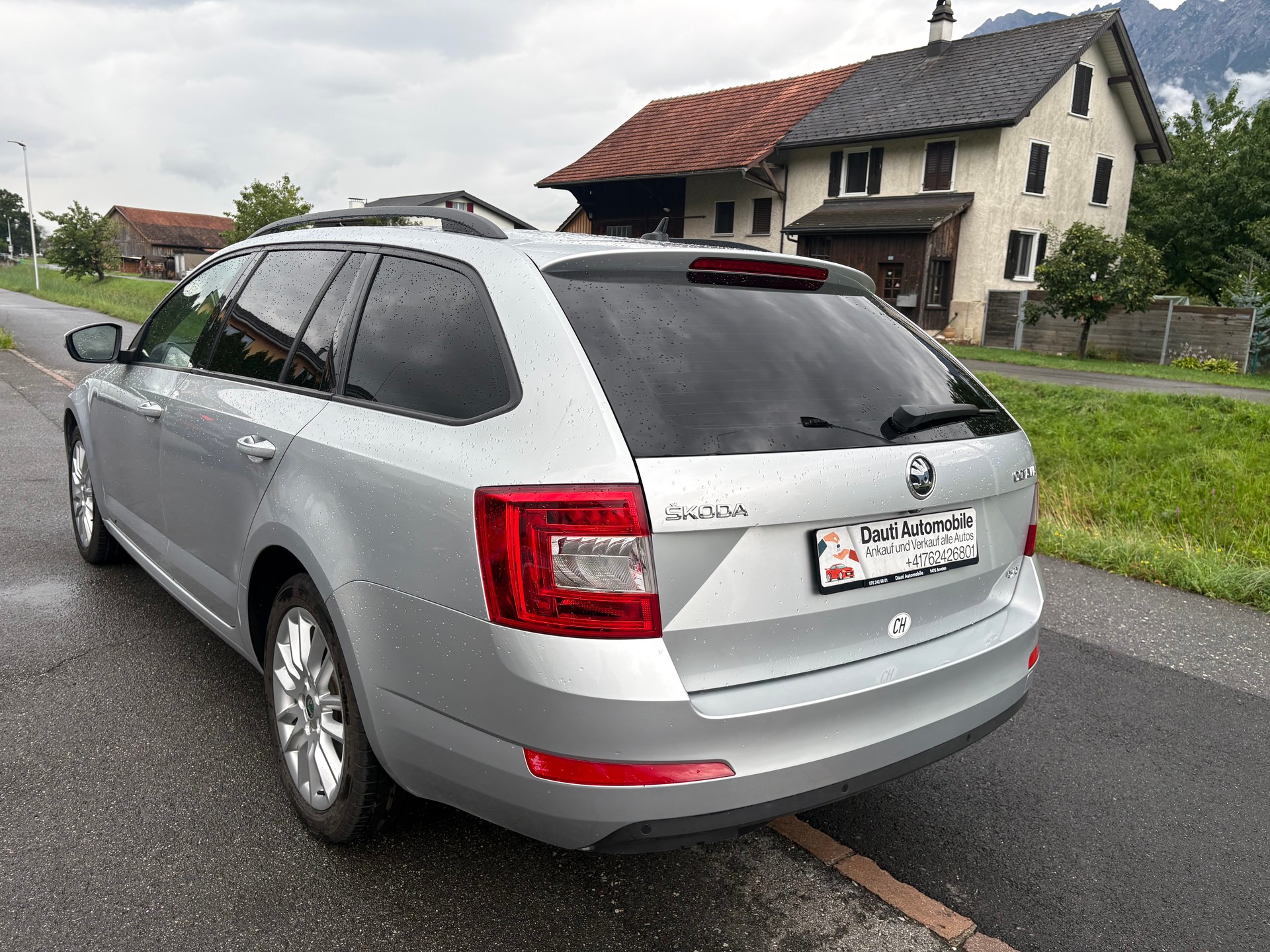 SKODA Octavia Combi 2.0 TDI Ambition 4x4 DSG-image-4