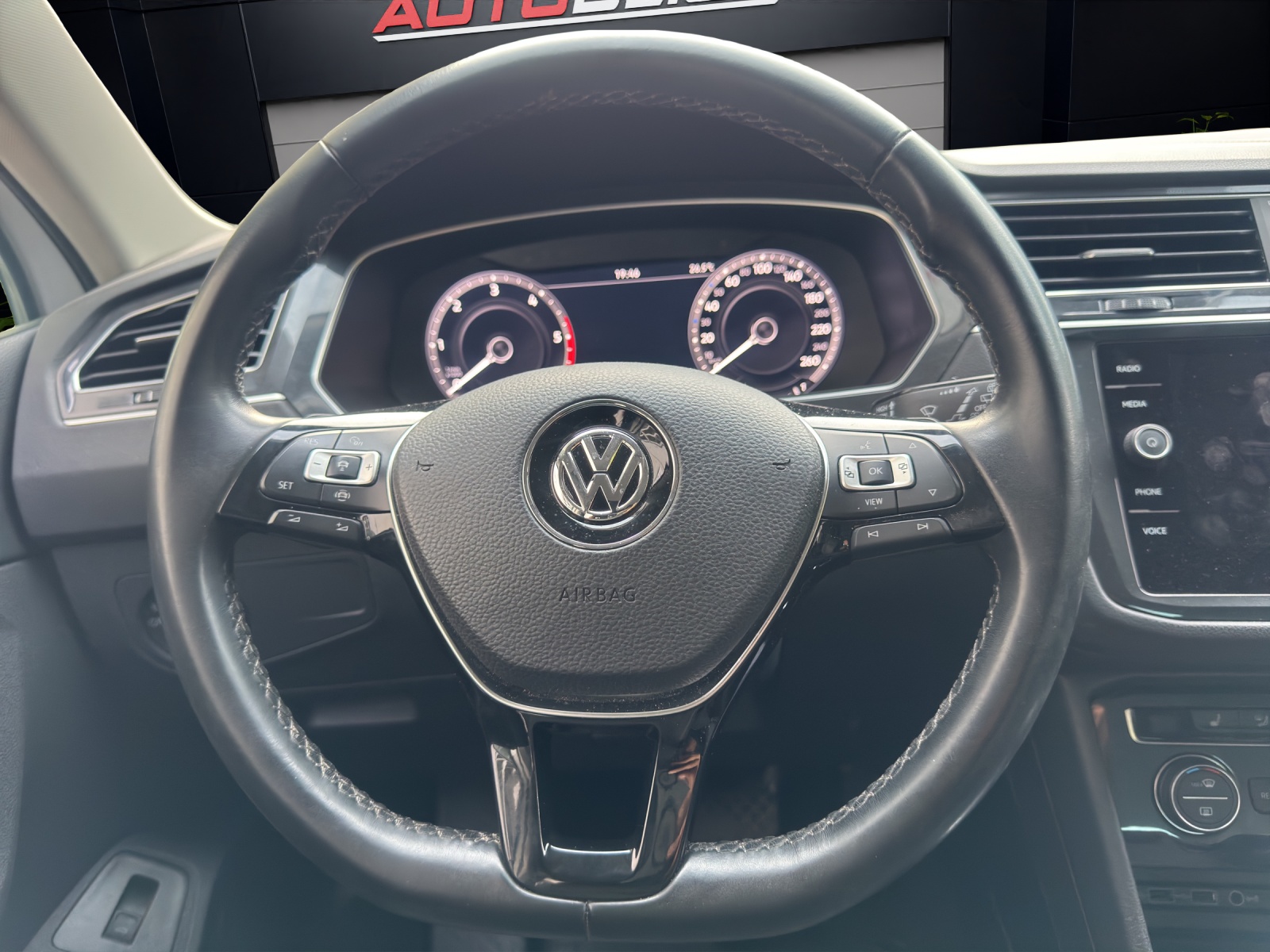 VW Tiguan 2.0 TDI SCR Offroad 4Motion DSG * Frisch ab Service & ab MFK-image-12
