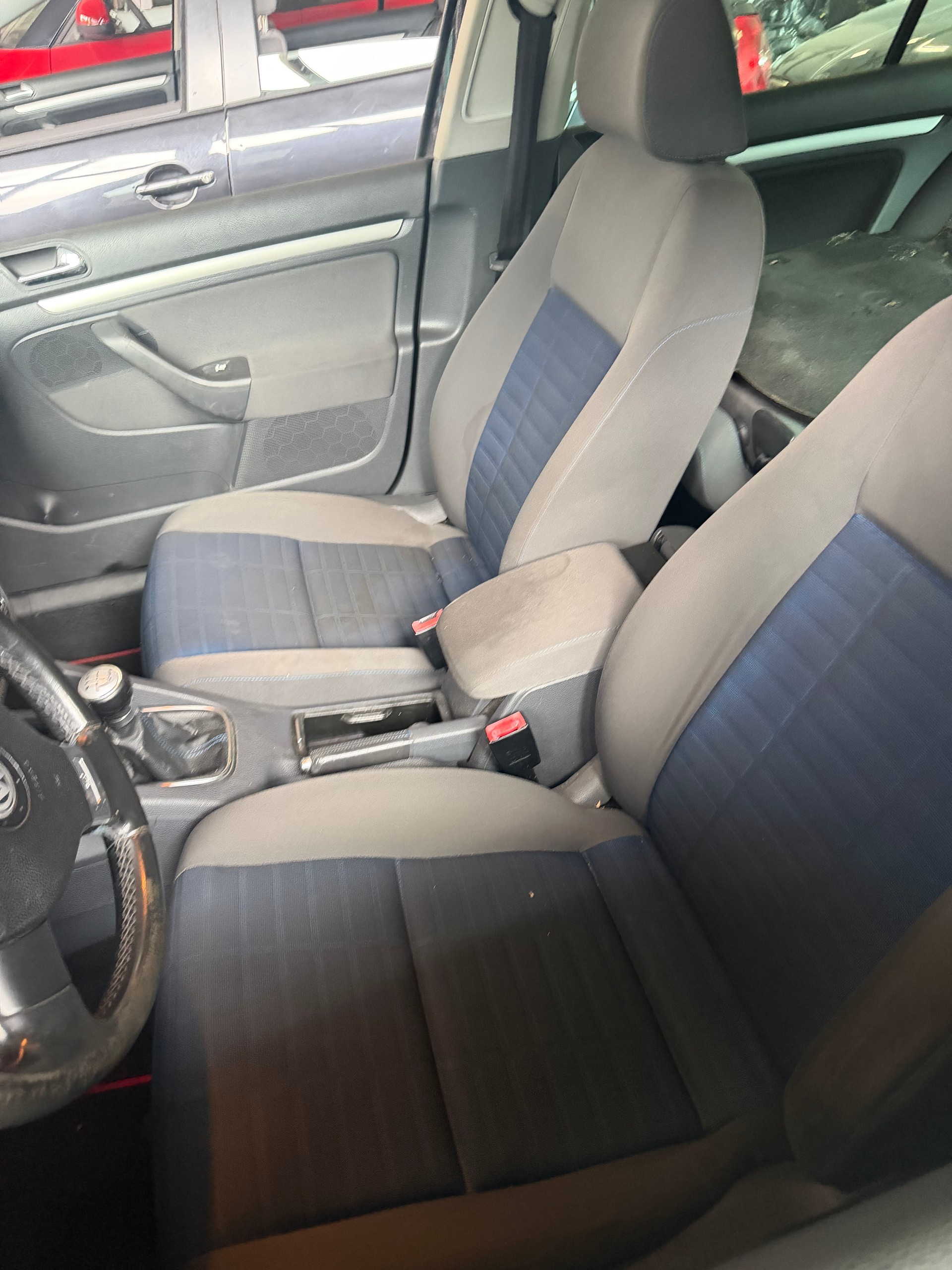 VW Golf 2.0 TDI Comfortline-image-8