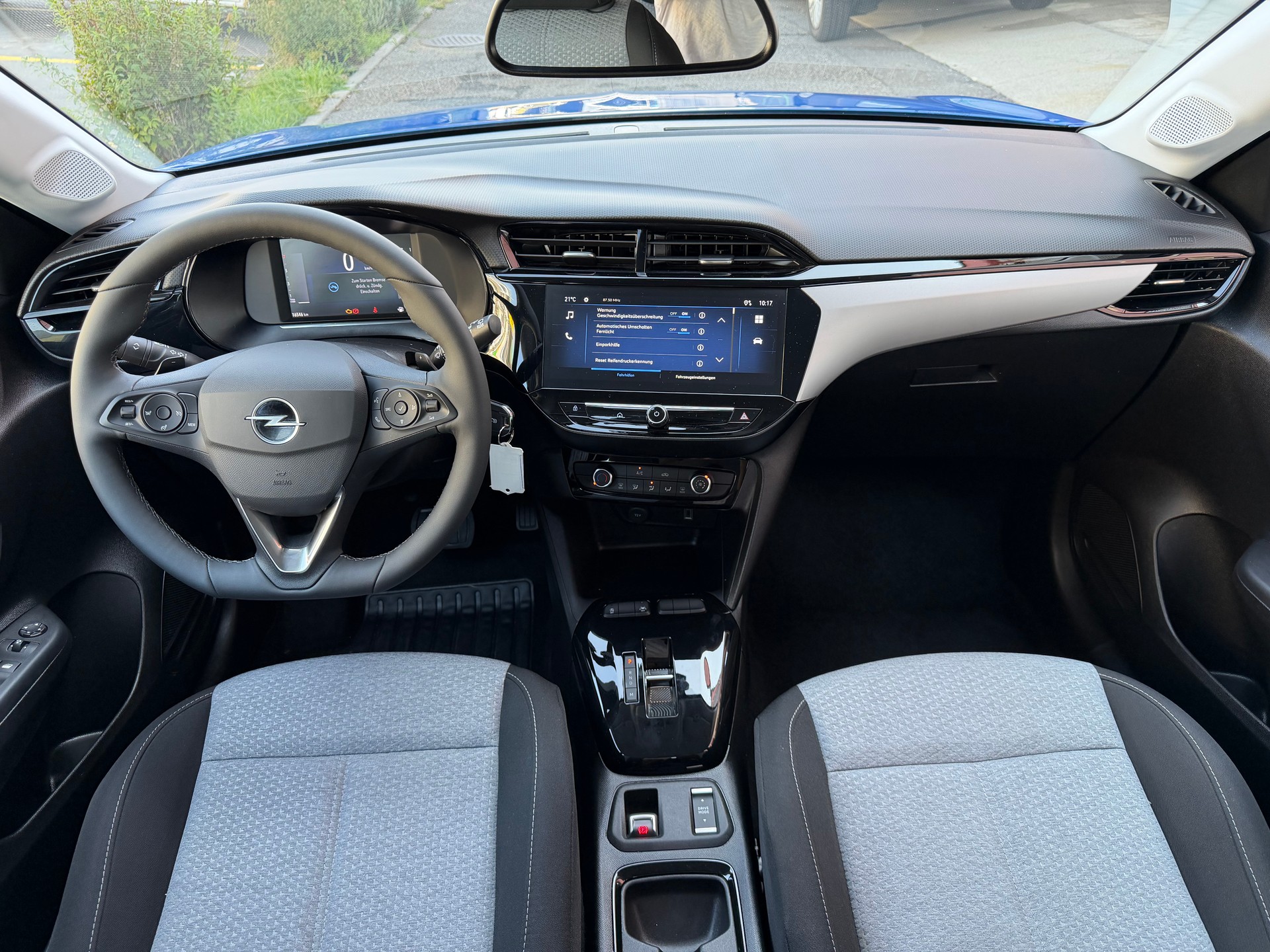 OPEL Corsa 1.2 TP Edition A-image-11