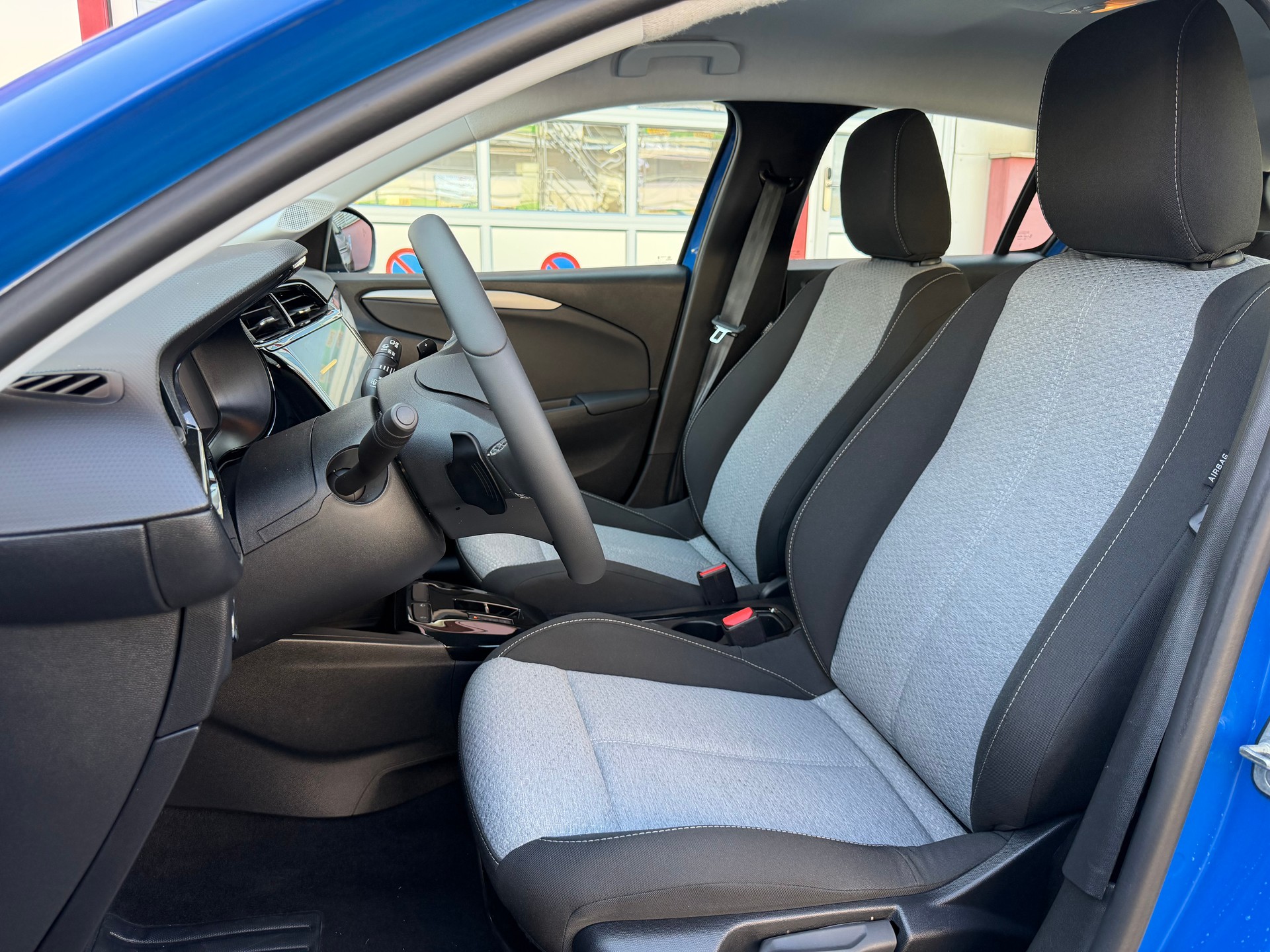 OPEL Corsa 1.2 TP Edition A-image-9
