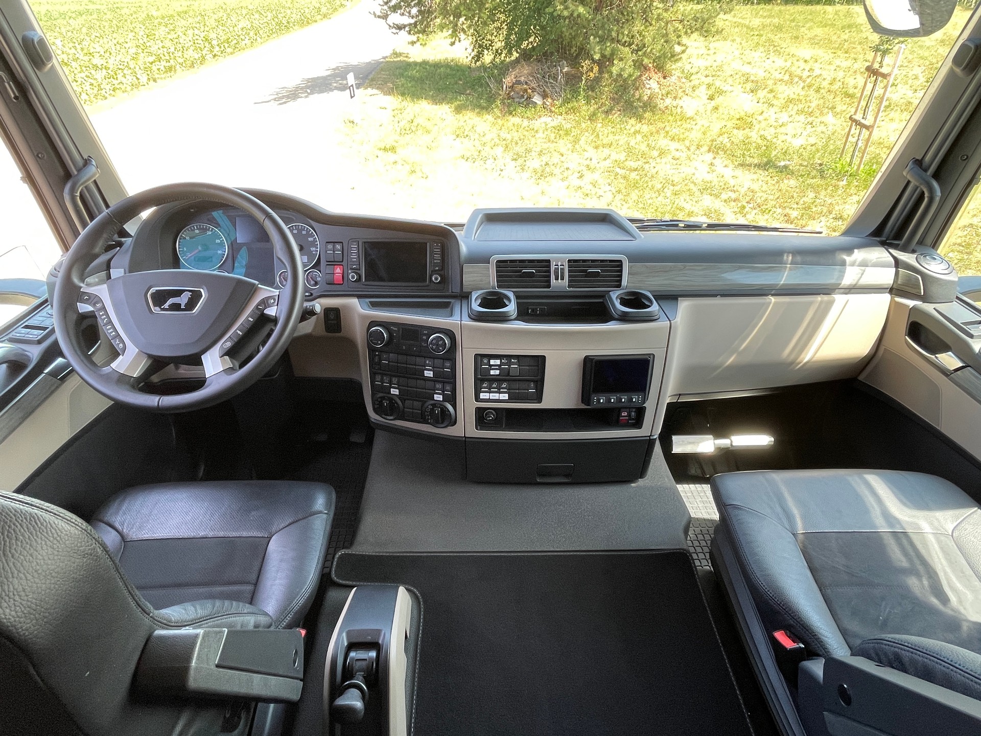 MAN TGS 18.420 4x4 Discover Mobil 60 FBX-image-8