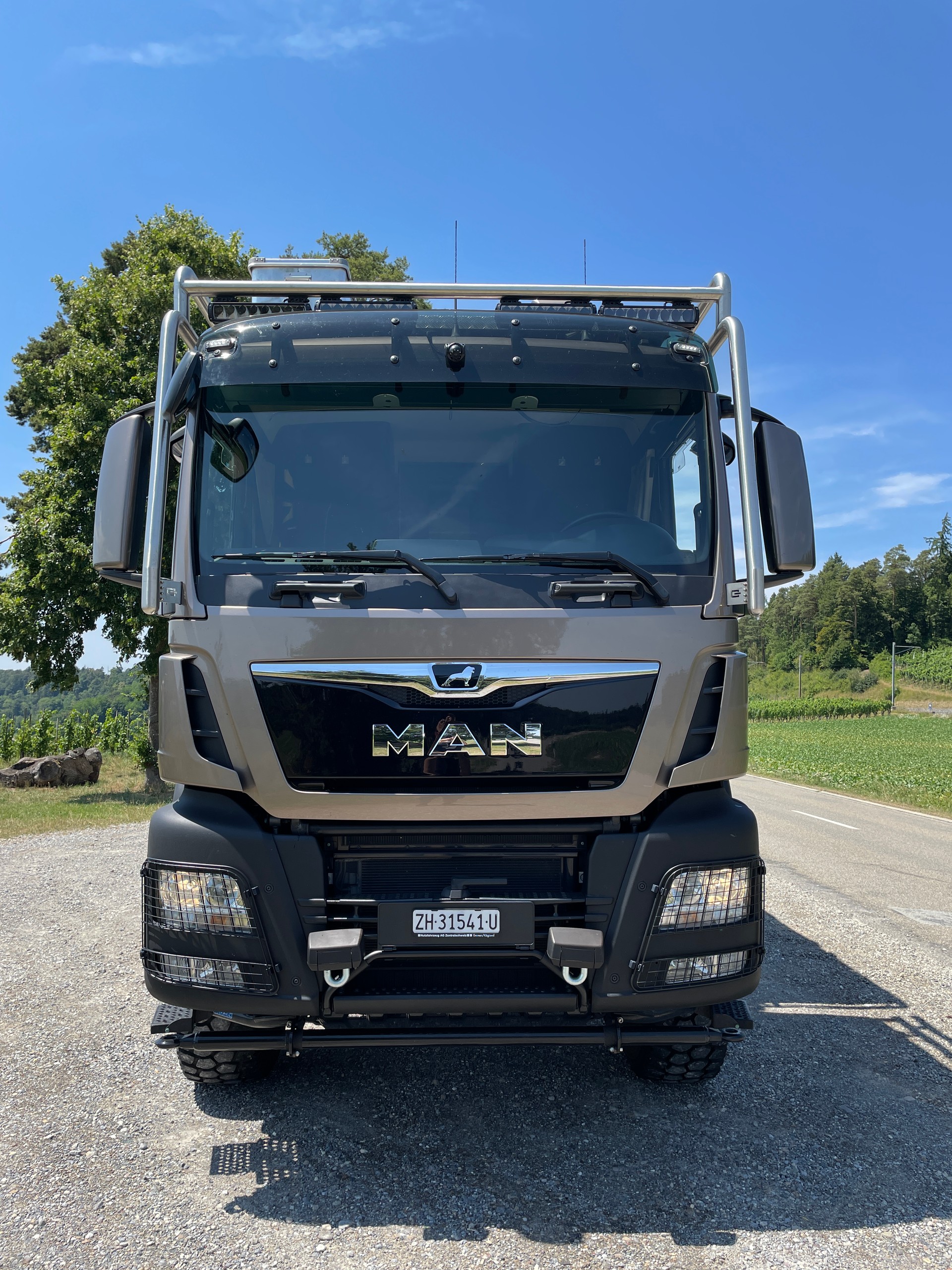 MAN TGS 18.420 4x4 Discover Mobil 60 FBX-showroom-element-1