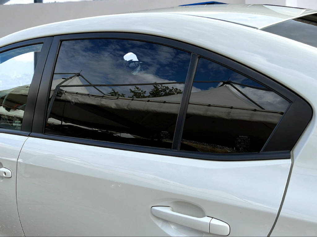 SUBARU WRX STI 2.5 T Sport white@black special-image-16