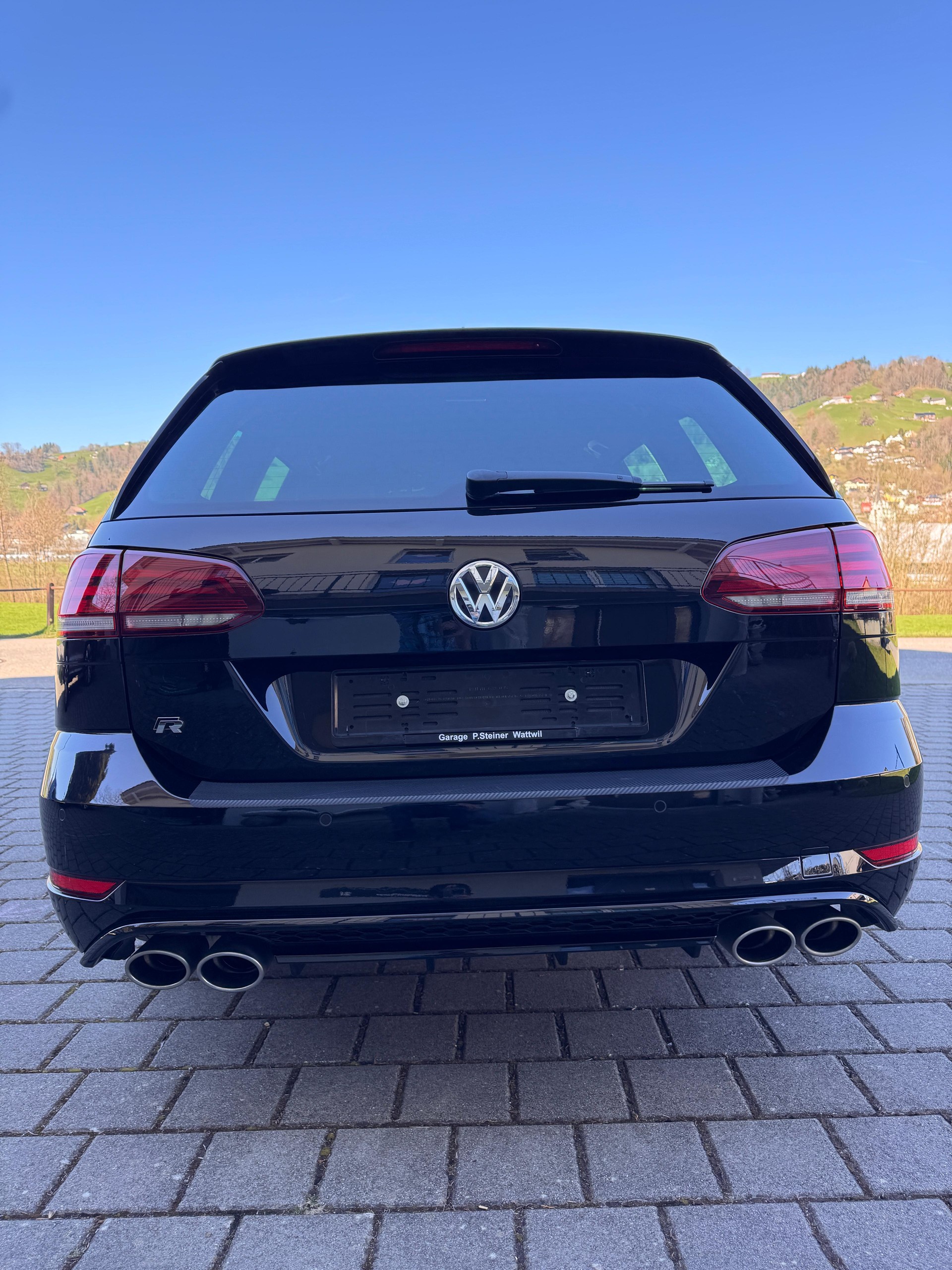 VW 2.0 TSI R DSG 4motion-image-4