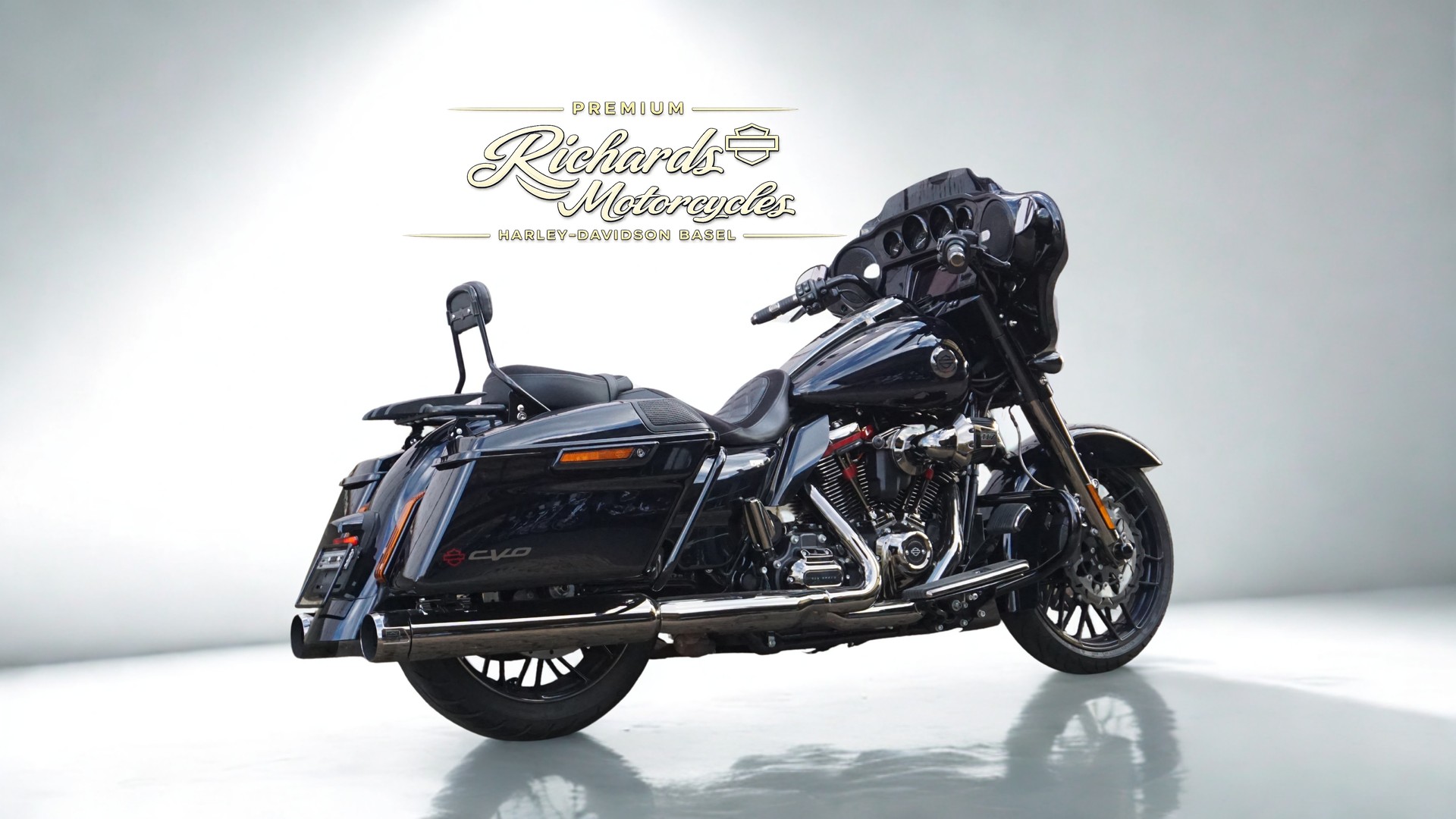 HARLEY-DAVIDSON FLHXSE Street Glide CVO 117-showroom-element-2