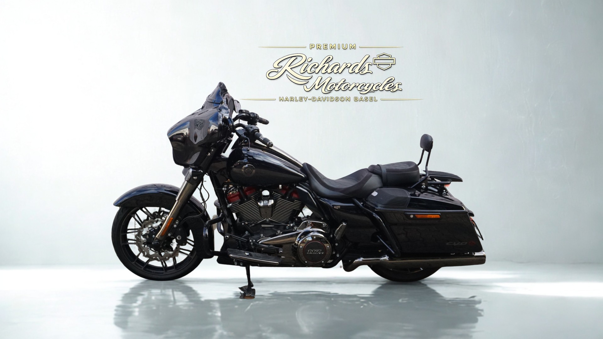 HARLEY-DAVIDSON FLHXSE Street Glide CVO 117-showroom-element-3