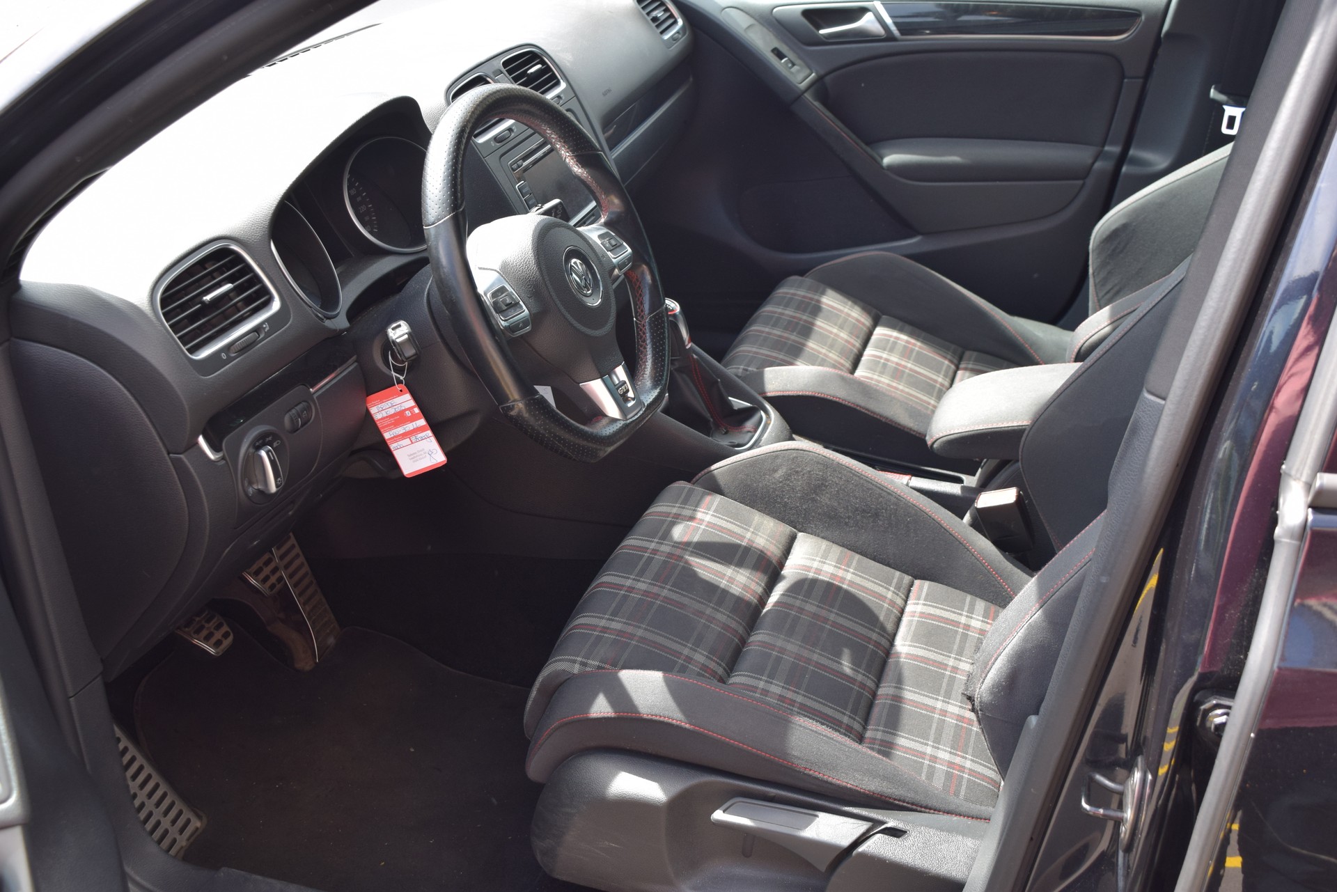 VW Golf 2.0 TSI GTI Edition-image-15
