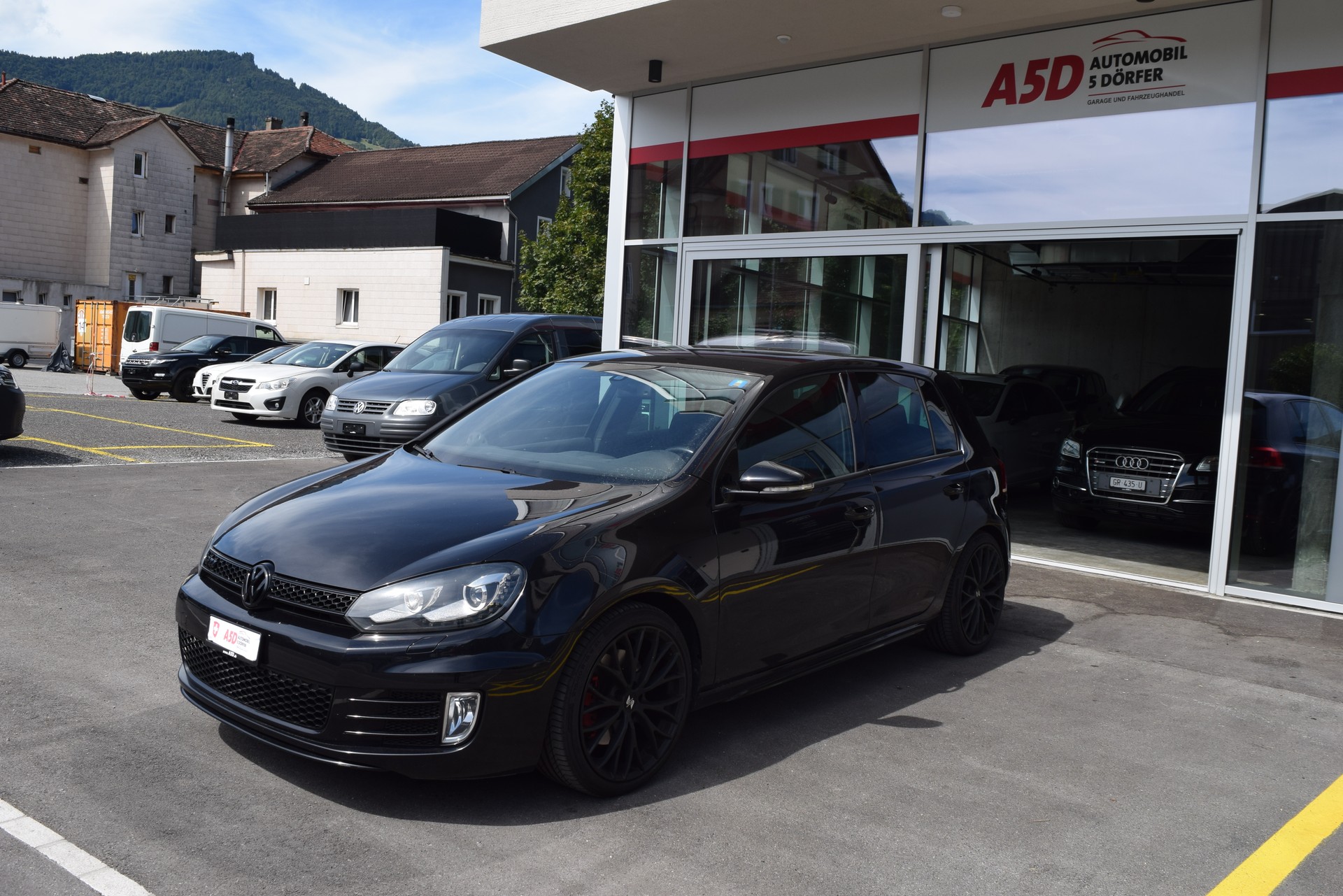 VW Golf 2.0 TSI GTI Edition-image-1
