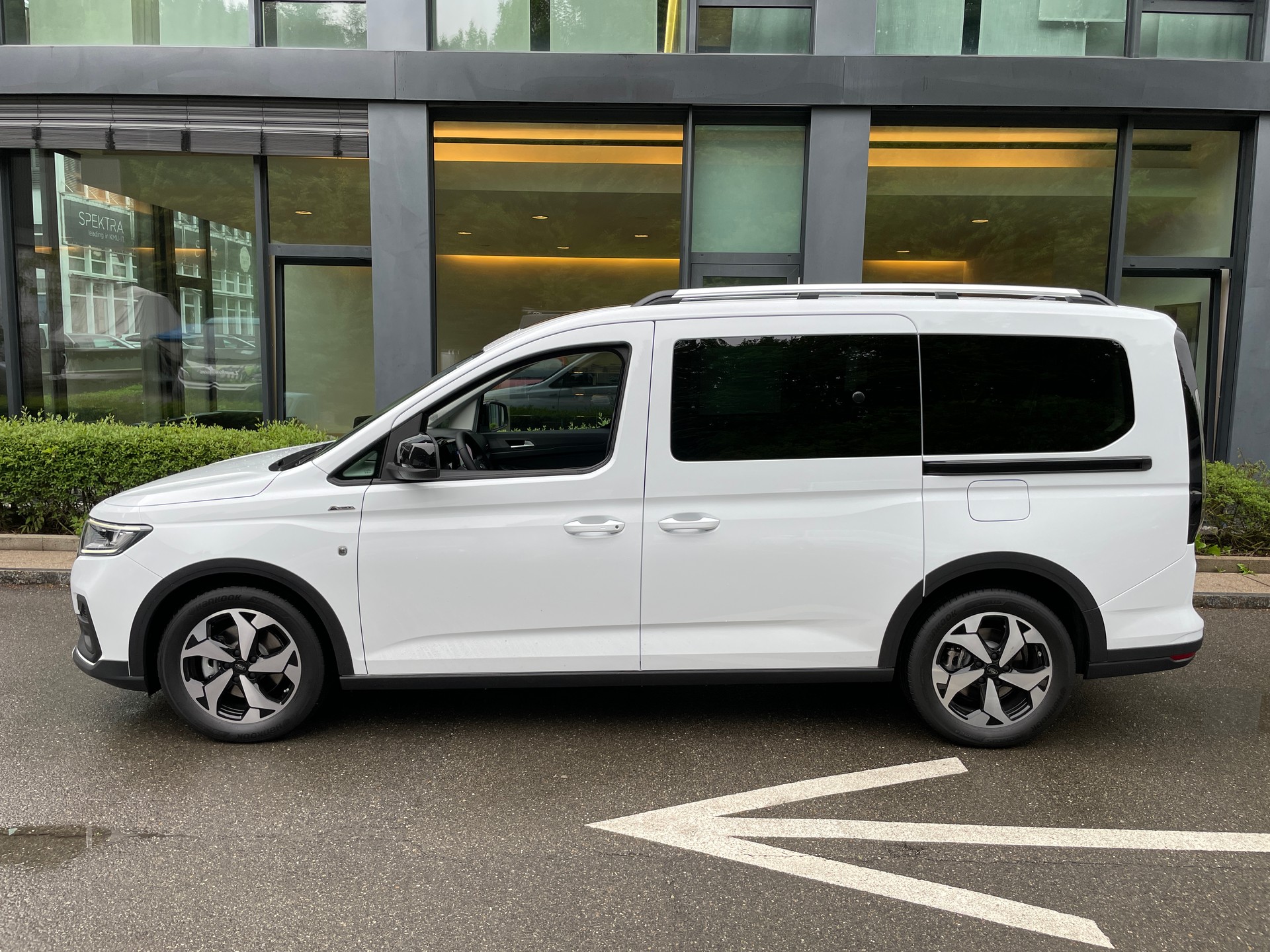 FORD Grand Tourneo Connect 2.0 EcoBlue AWD Active 7-Sitzer-image-7