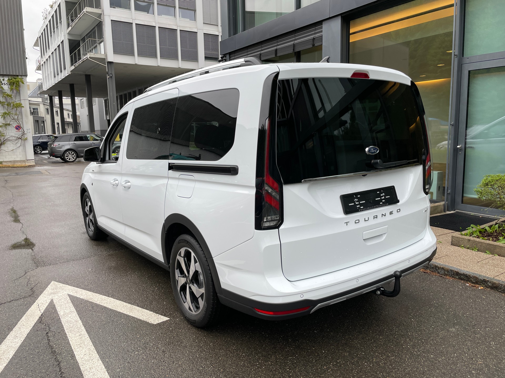 FORD Grand Tourneo Connect 2.0 EcoBlue AWD Active 7-Sitzer-image-6