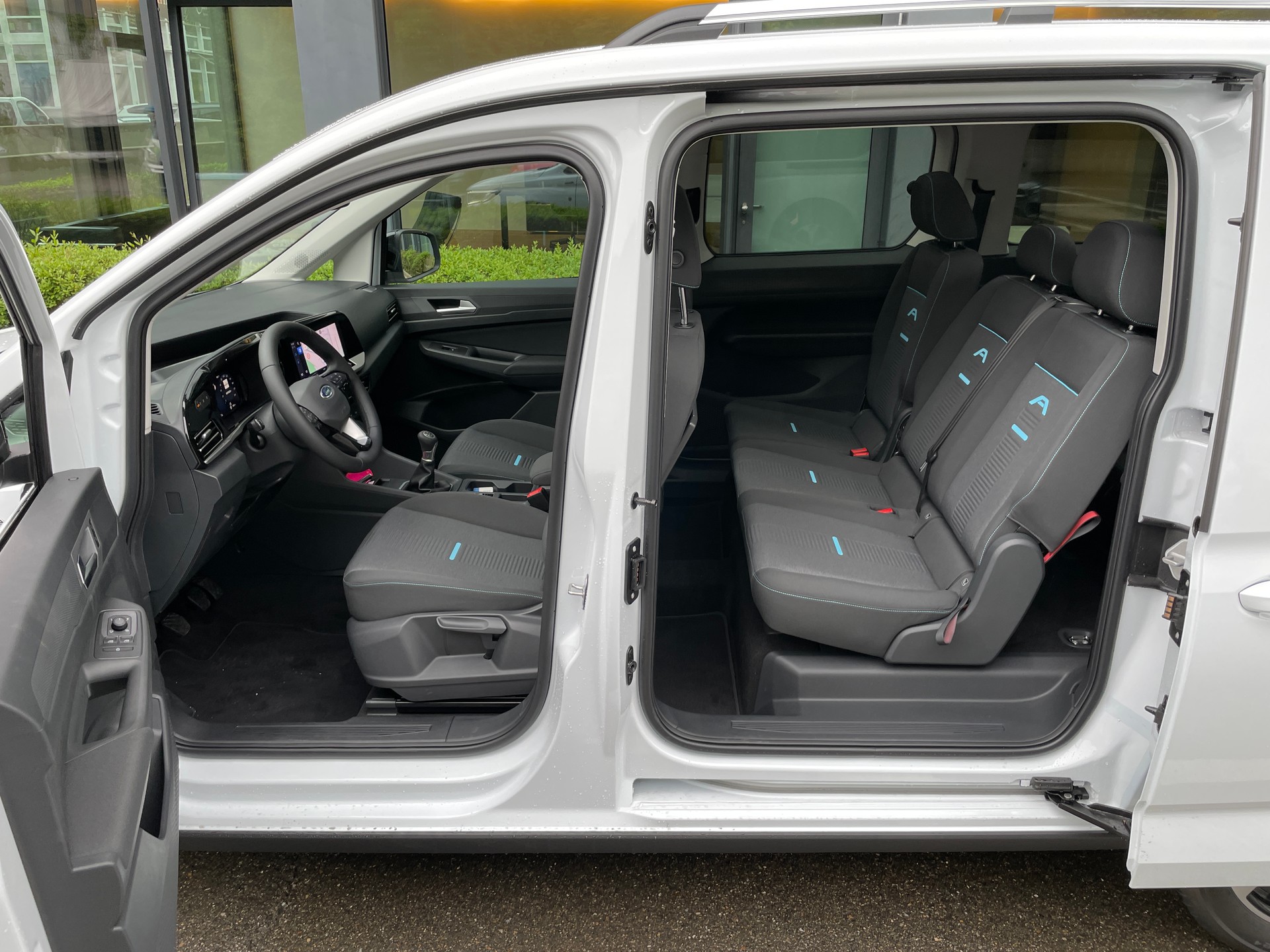 FORD Grand Tourneo Connect 2.0 EcoBlue AWD Active 7-Sitzer-image-12