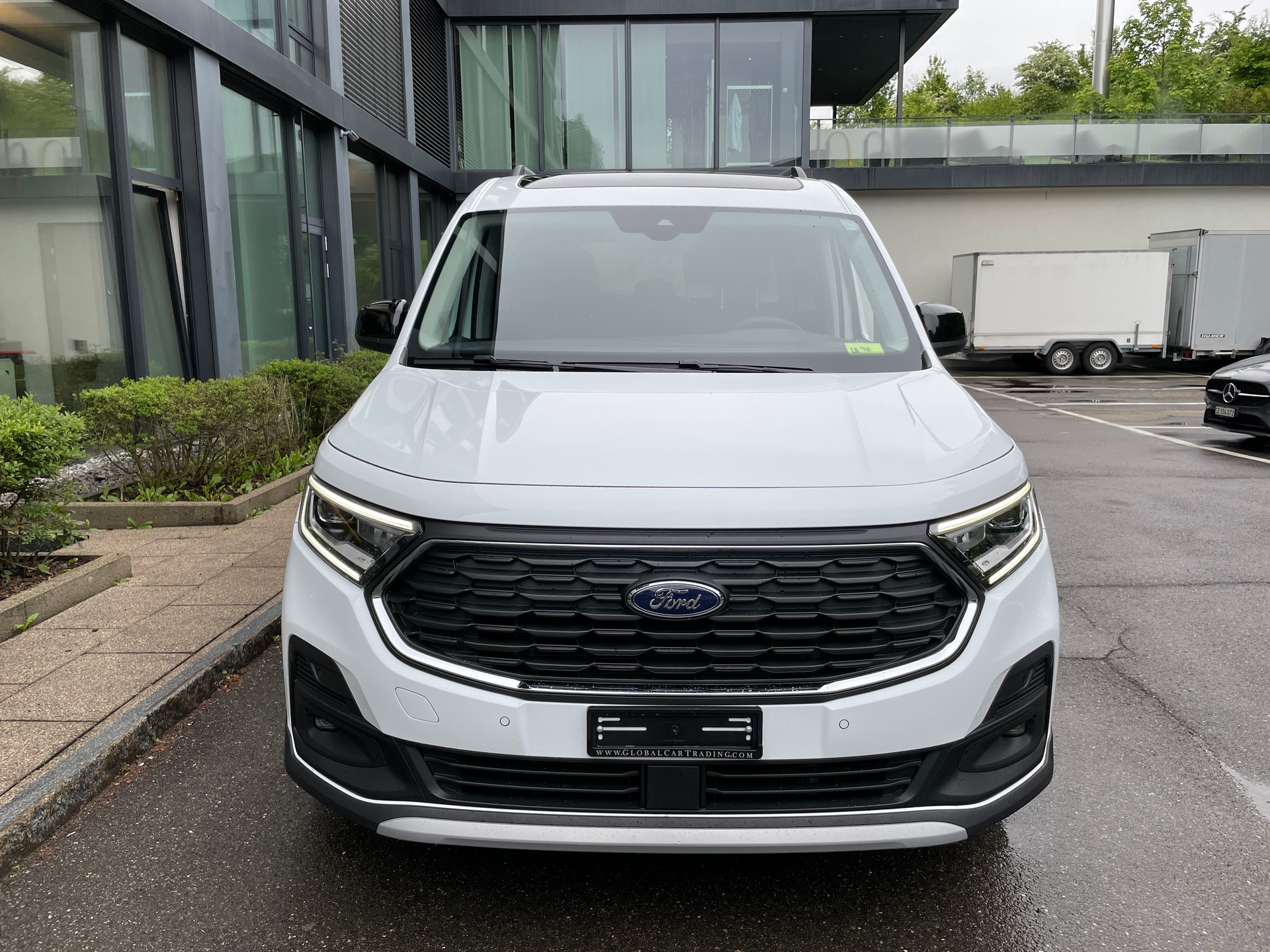 FORD Grand Tourneo Connect 2.0 EcoBlue AWD Active 7-Sitzer-image-1