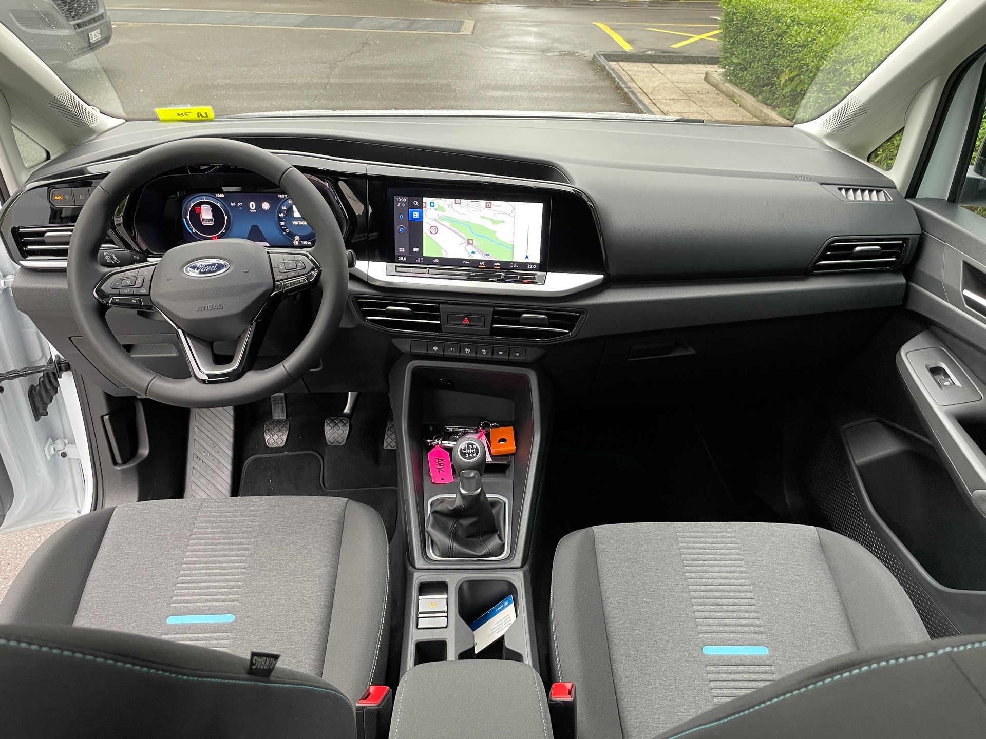 FORD Grand Tourneo Connect 2.0 EcoBlue AWD Active 7-Sitzer-image-18