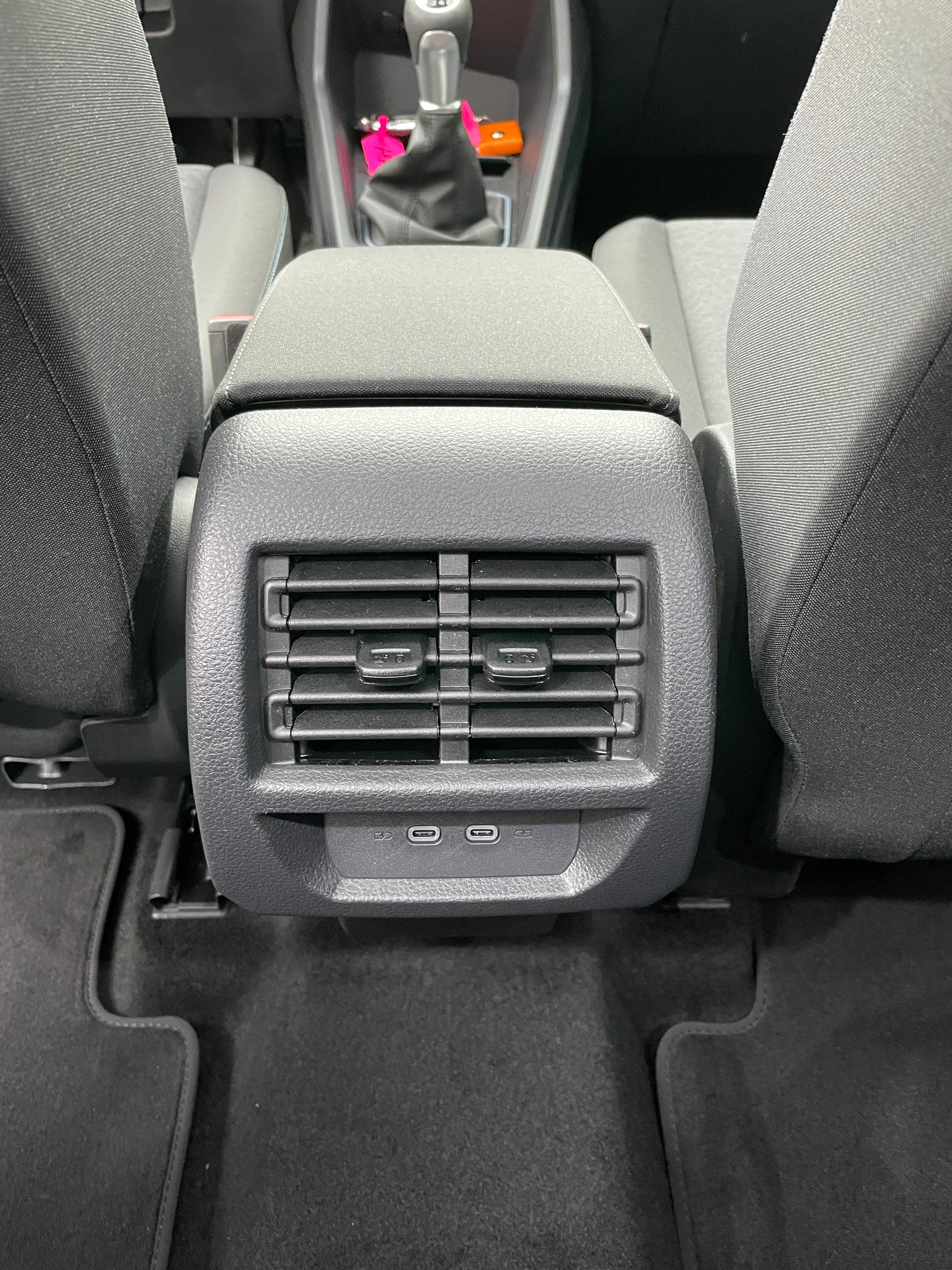 FORD Grand Tourneo Connect 2.0 EcoBlue AWD Active 7-Sitzer-image-17