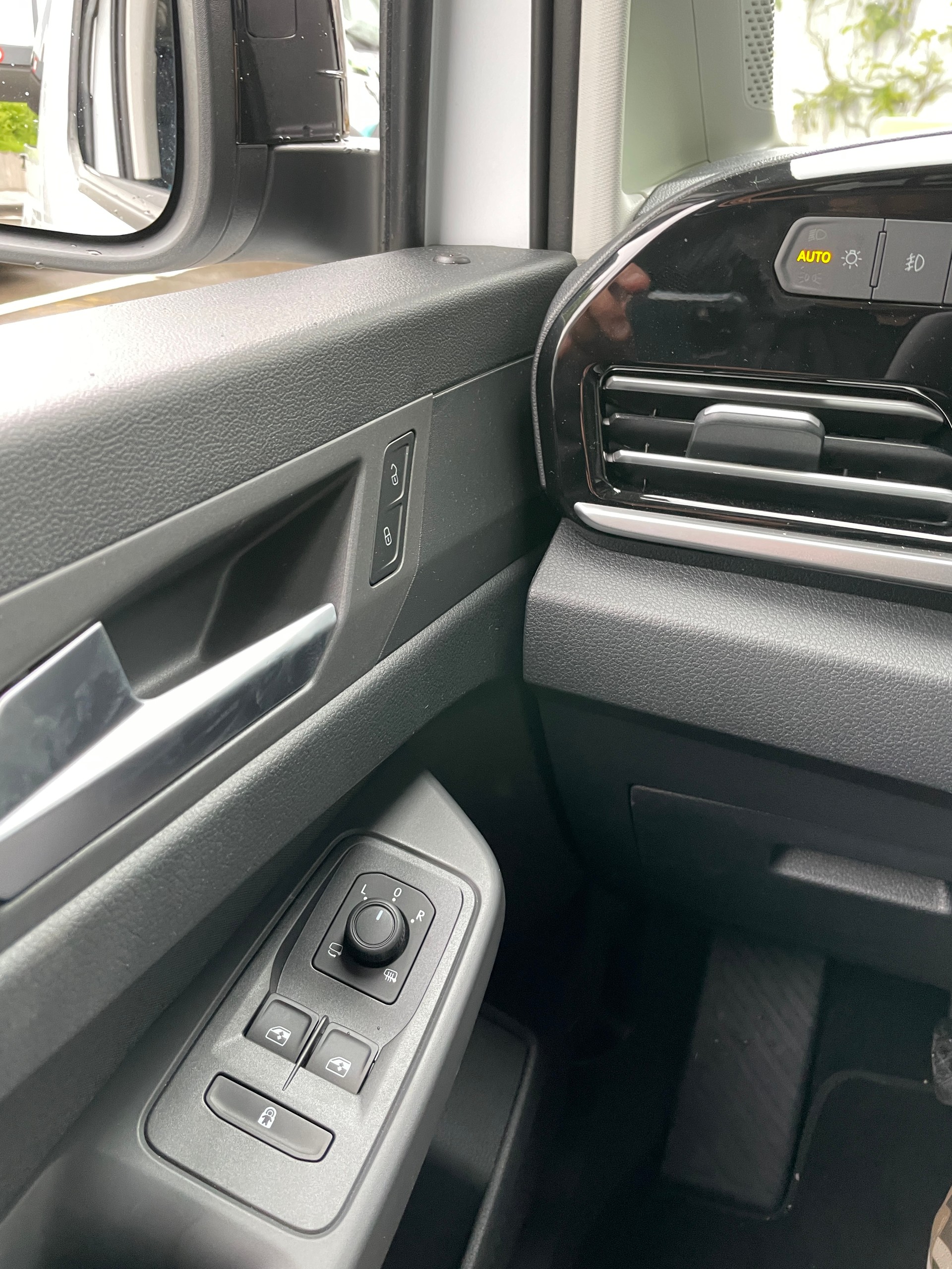 FORD Grand Tourneo Connect 2.0 EcoBlue AWD Active 7-Sitzer-image-22