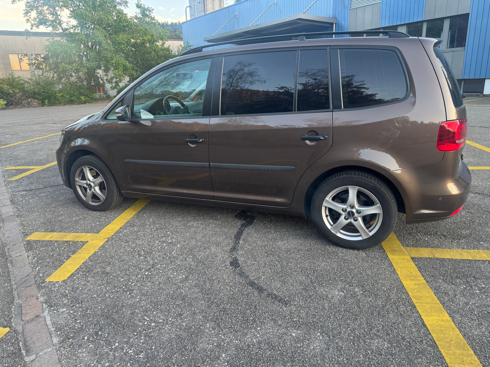 VW Touran 1.4 TSI Trendline DSG-image-1