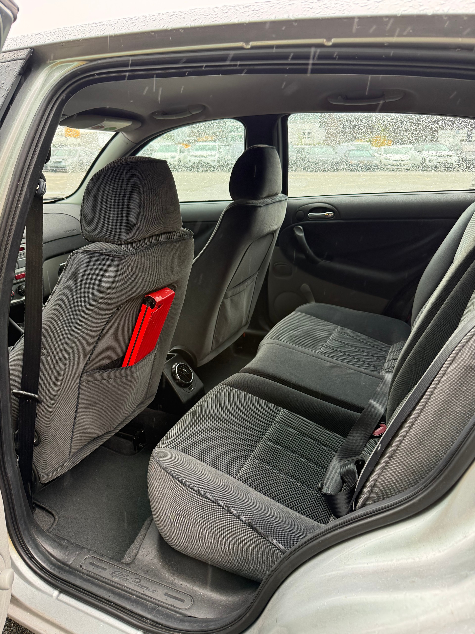 ALFA ROMEO 147 1.6 TS 16V Distinctive-image-13