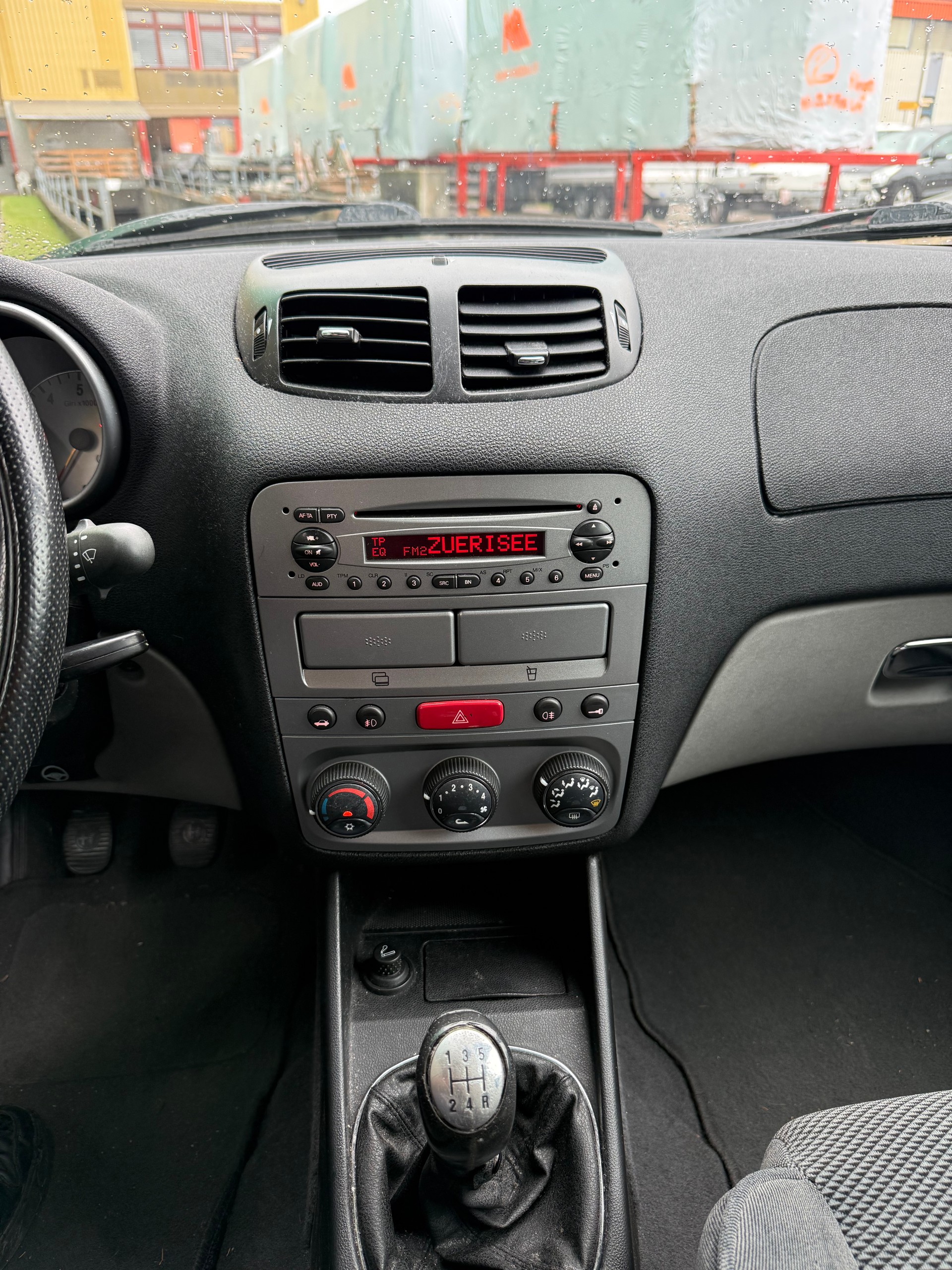 ALFA ROMEO 147 1.6 TS 16V Distinctive-image-10