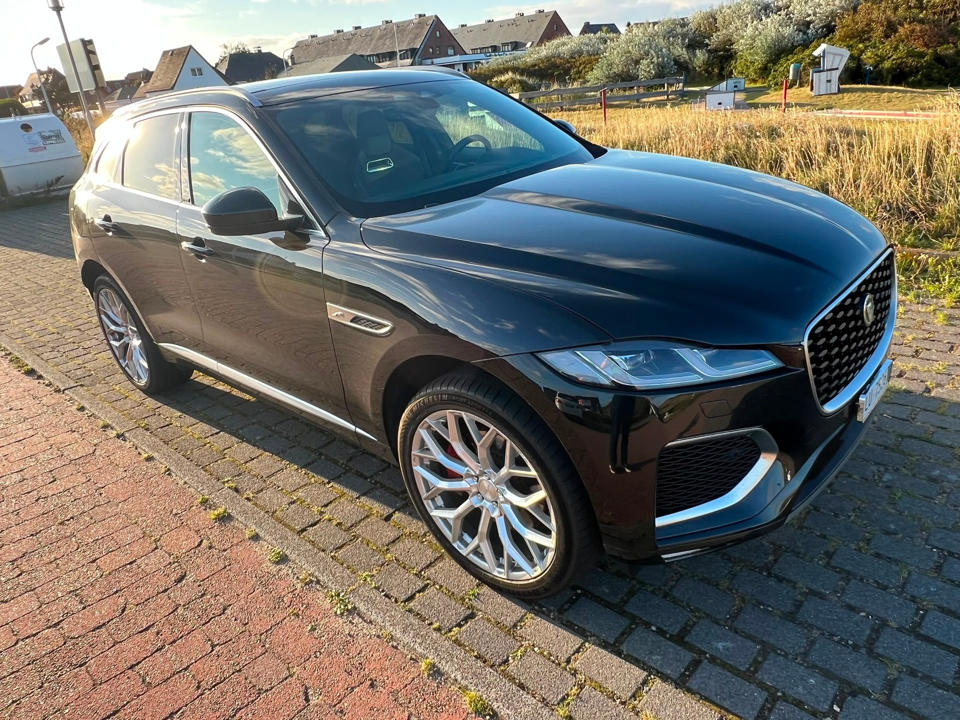 JAGUAR 2.0 P400e R-Dynamic HSE AWD