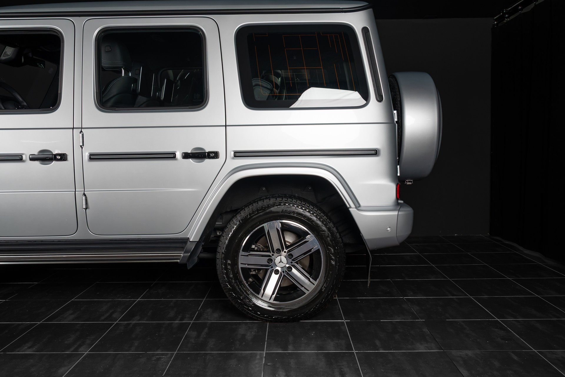 MERCEDES-BENZ G 450d 9G-Tronic-image-5