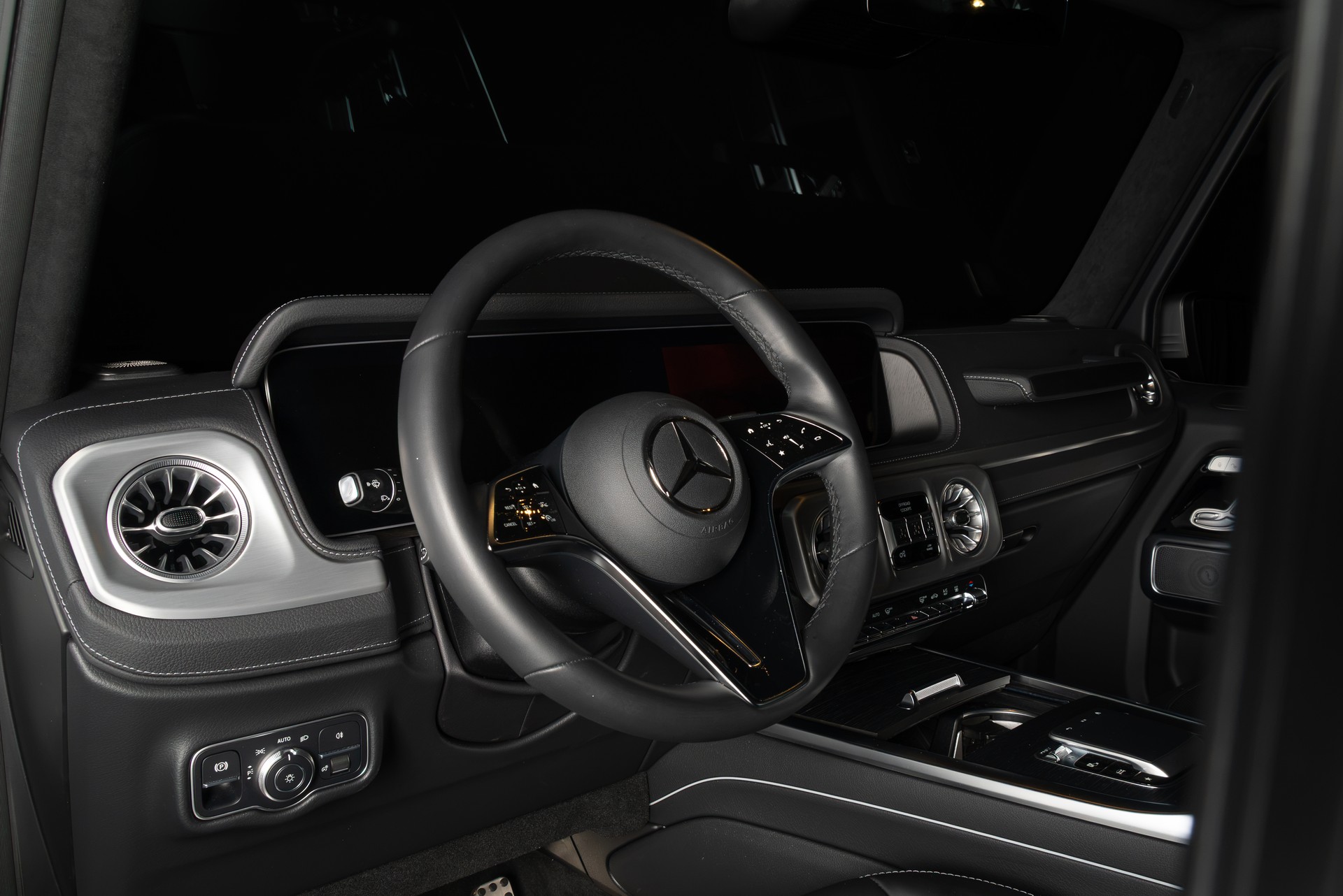 MERCEDES-BENZ G 450d 9G-Tronic-image-10