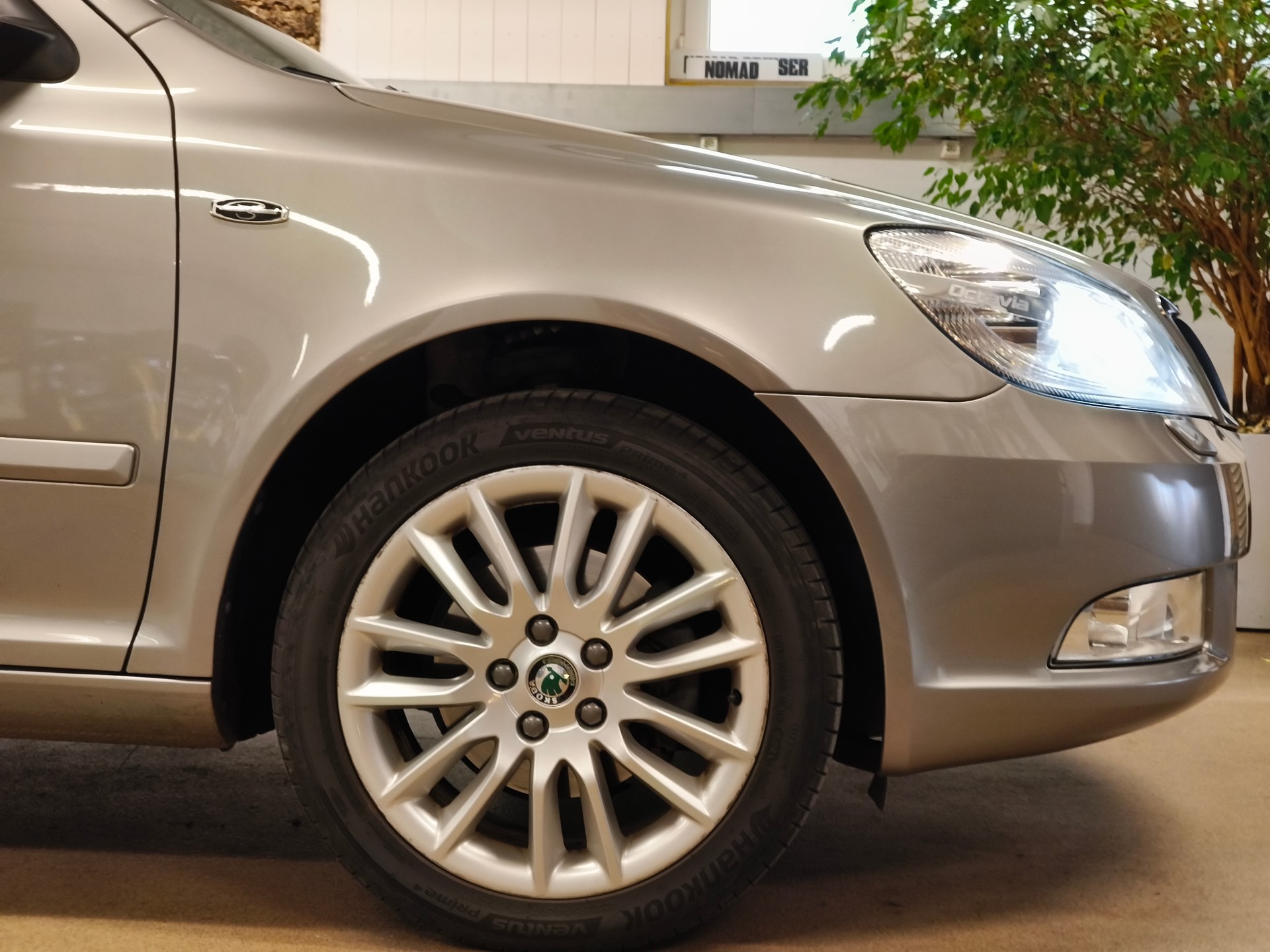 SKODA Octavia Combi 2.0 TDI Laurin & Klement DSG-image-8