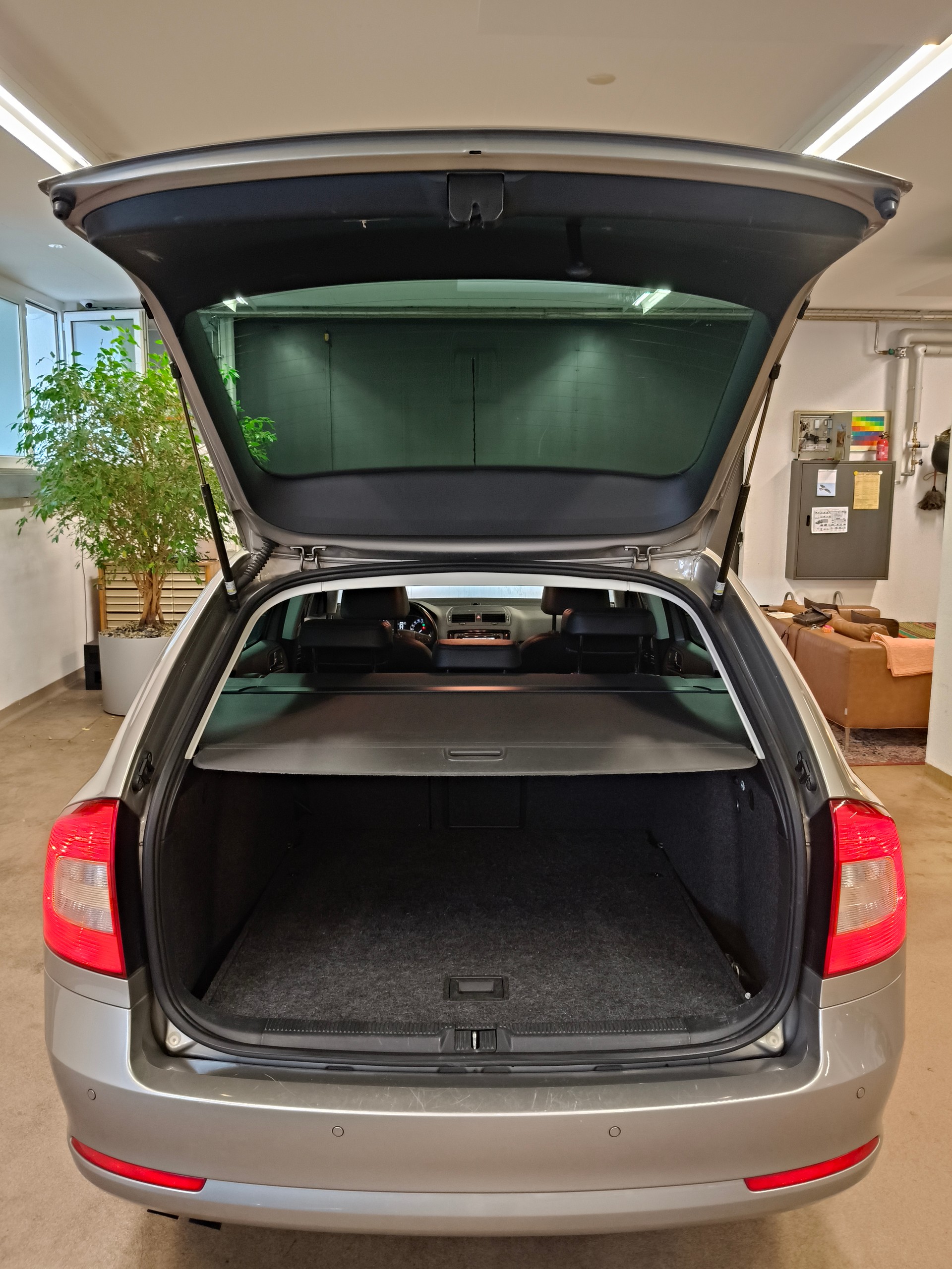 SKODA Octavia Combi 2.0 TDI Laurin & Klement DSG-image-22