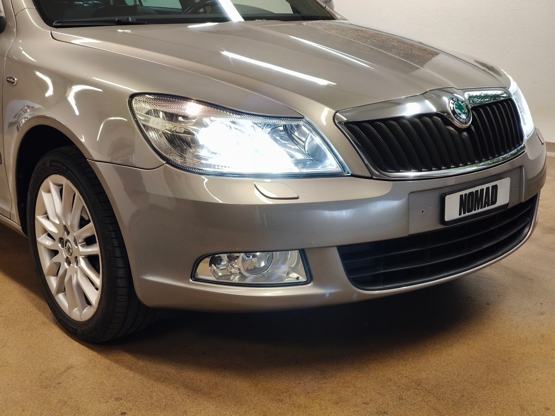 SKODA Octavia Combi 2.0 TDI Laurin & Klement DSG-image-7