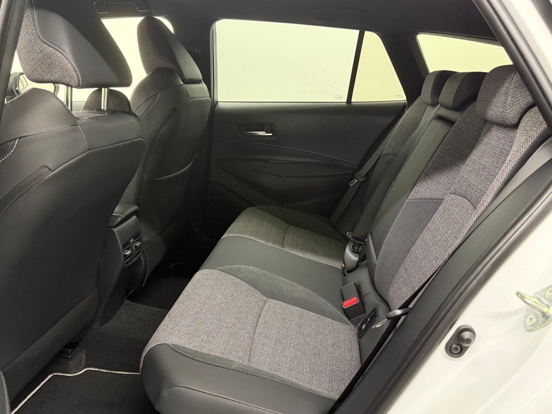 TOYOTA Corolla Touring Sports 2.0 HSD Trend-image-5